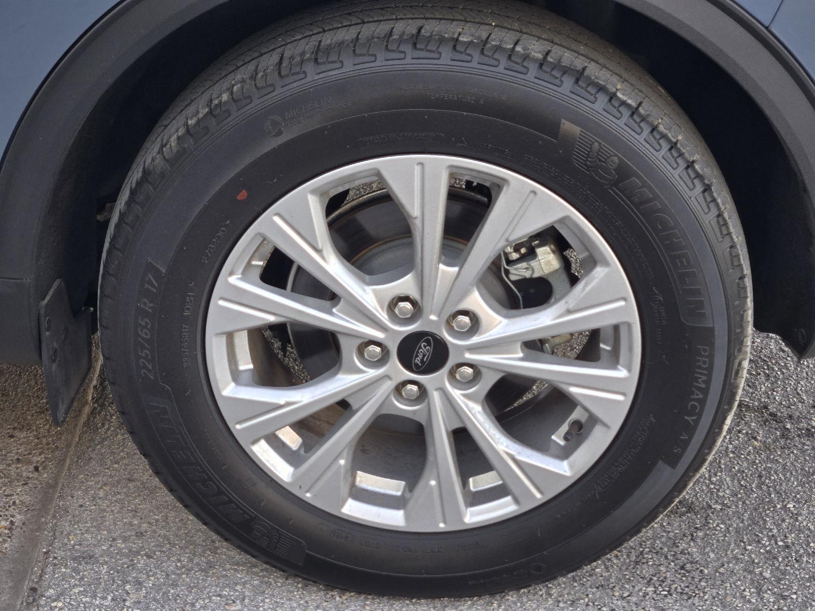 2025 Ford Escape photo 8 of 35