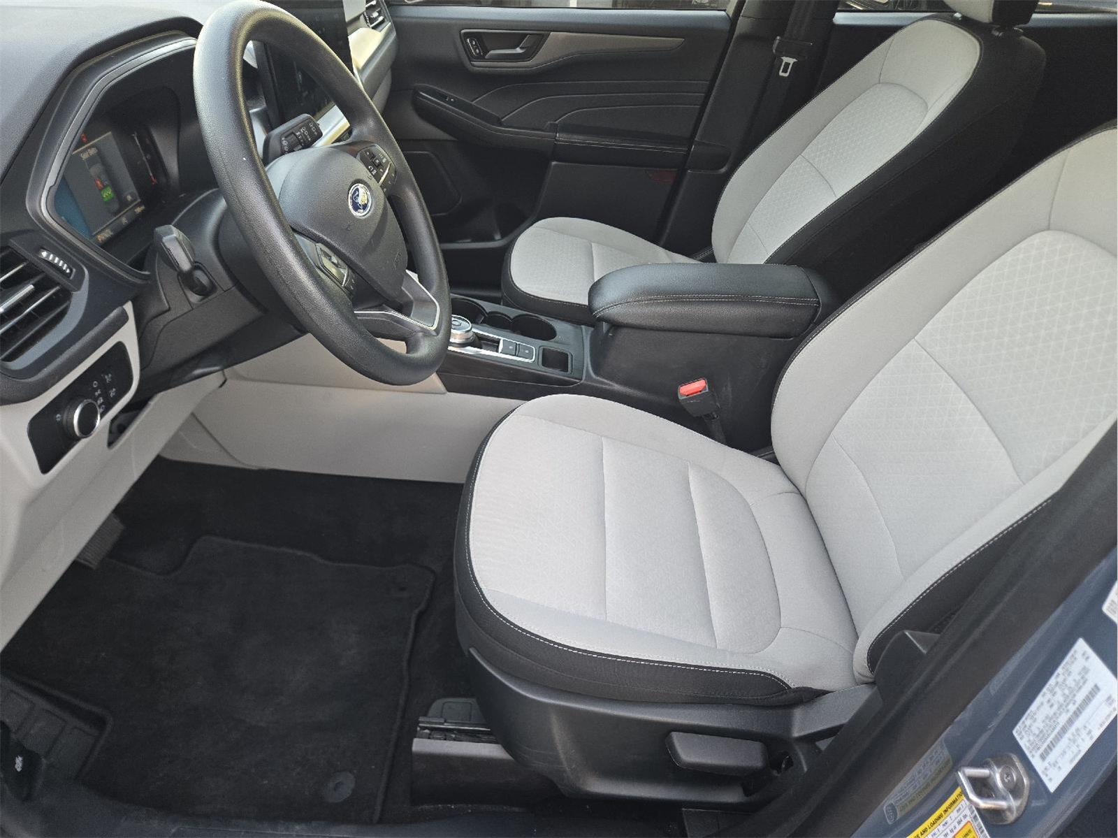 2025 Ford Escape photo 13 of 35