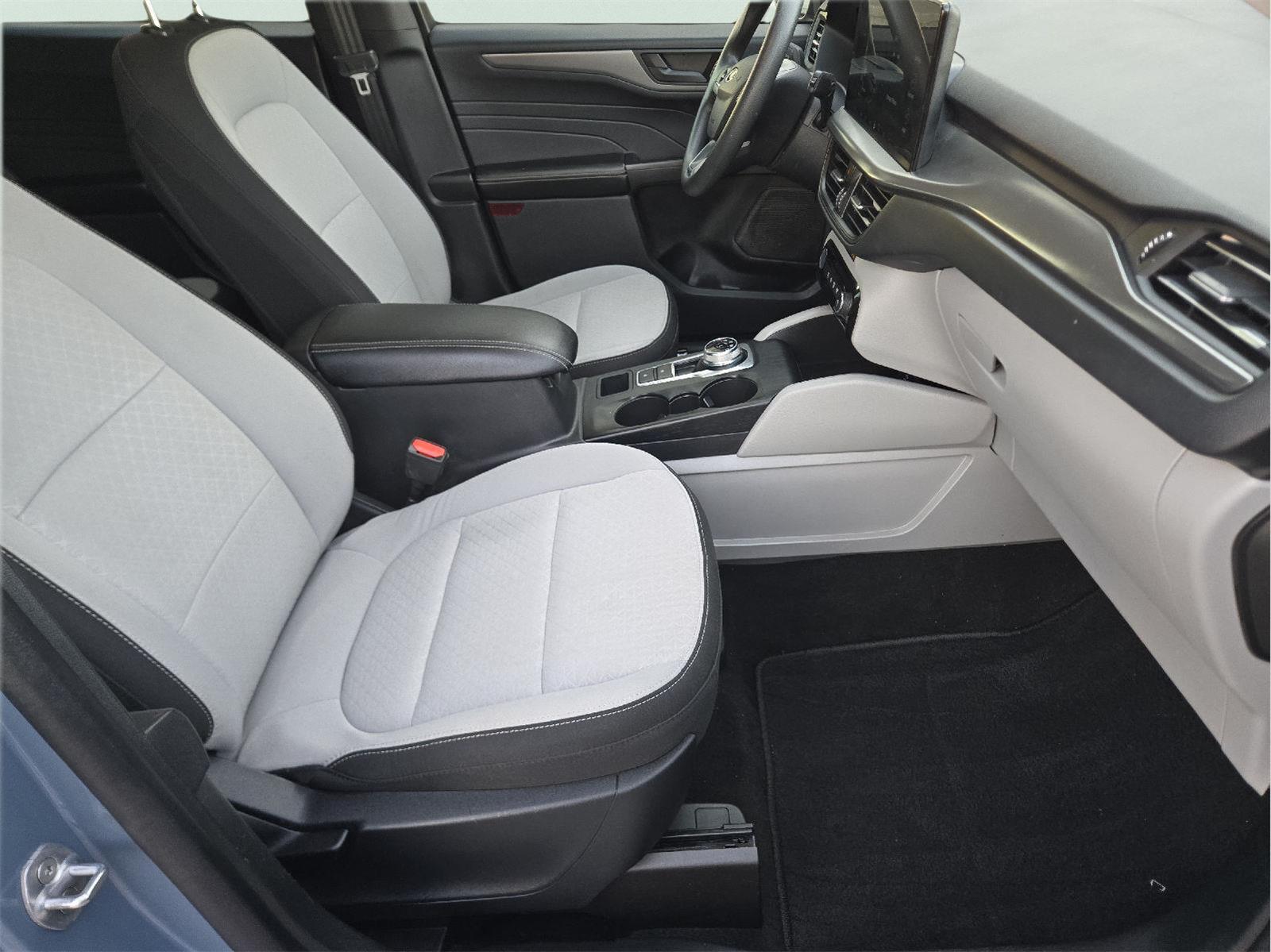 2025 Ford Escape photo 15 of 35