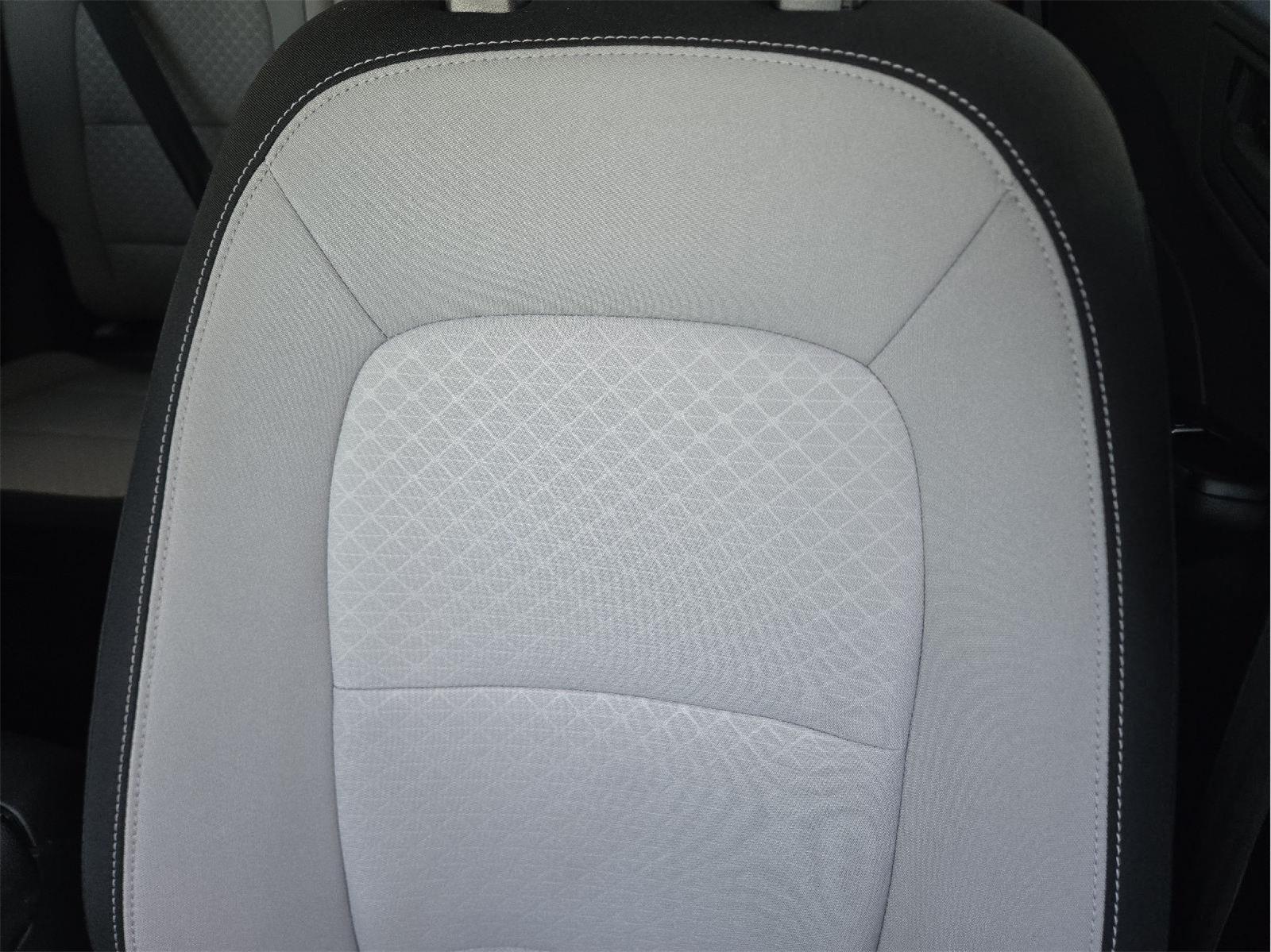 2025 Ford Escape photo 16 of 35