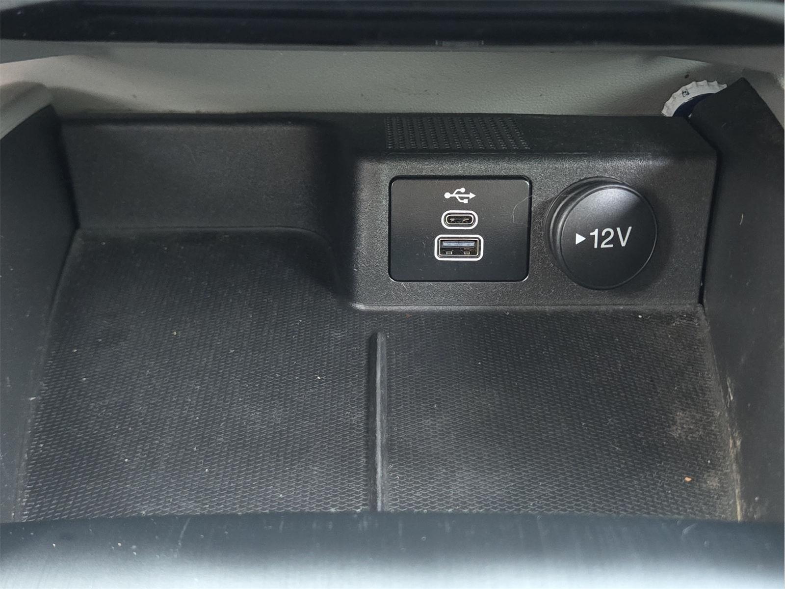 2025 Ford Escape photo 26 of 35