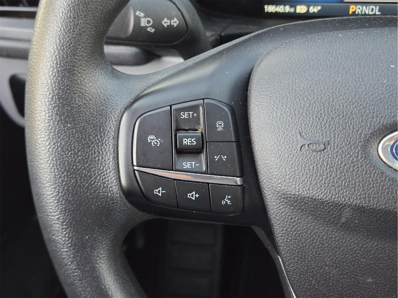 2025 Ford Escape photo 31 of 35