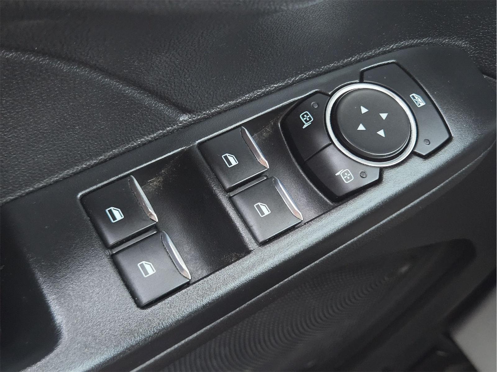 2025 Ford Escape photo 33 of 35