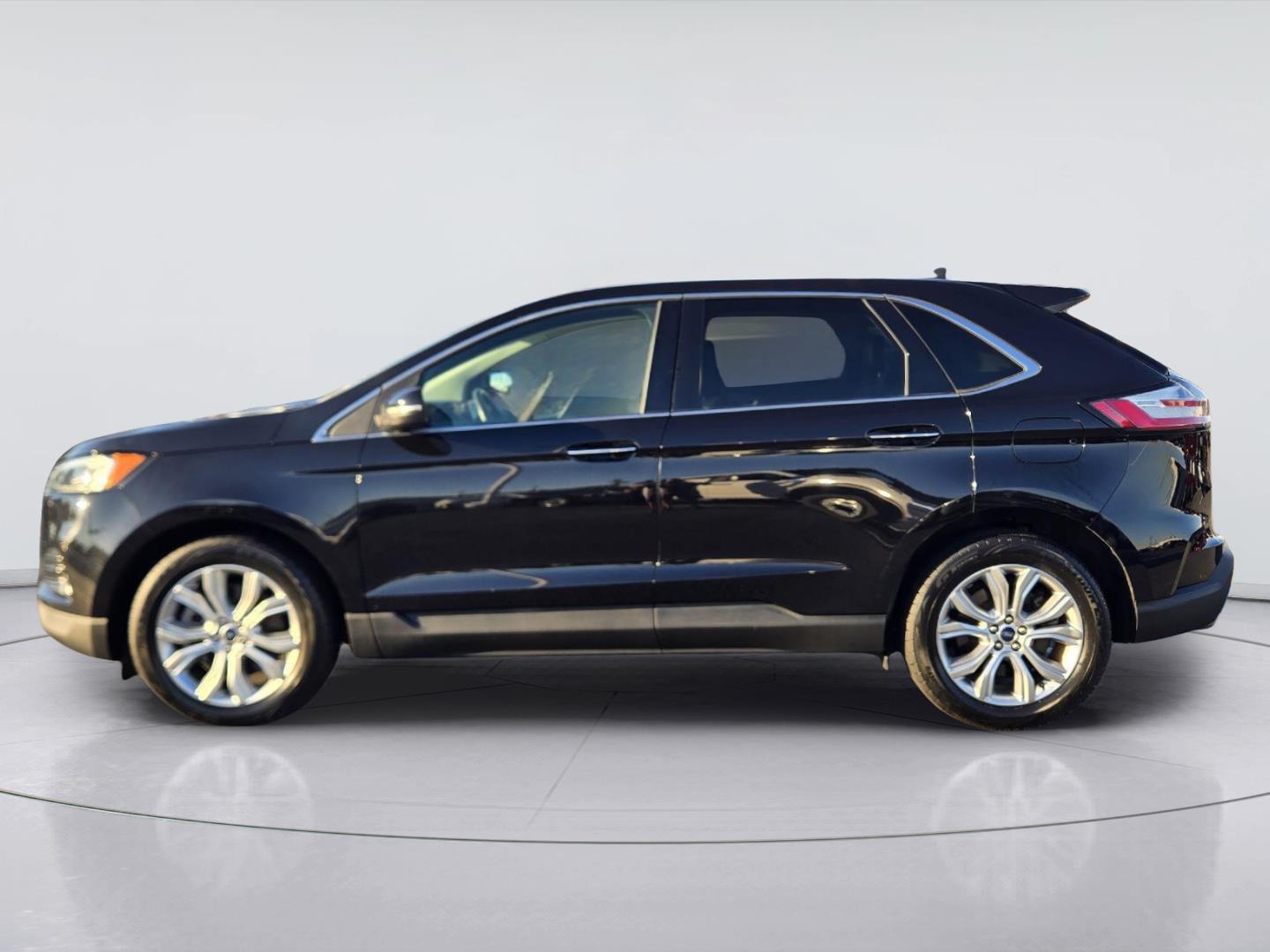 2022 Ford Edge photo 7 of 37