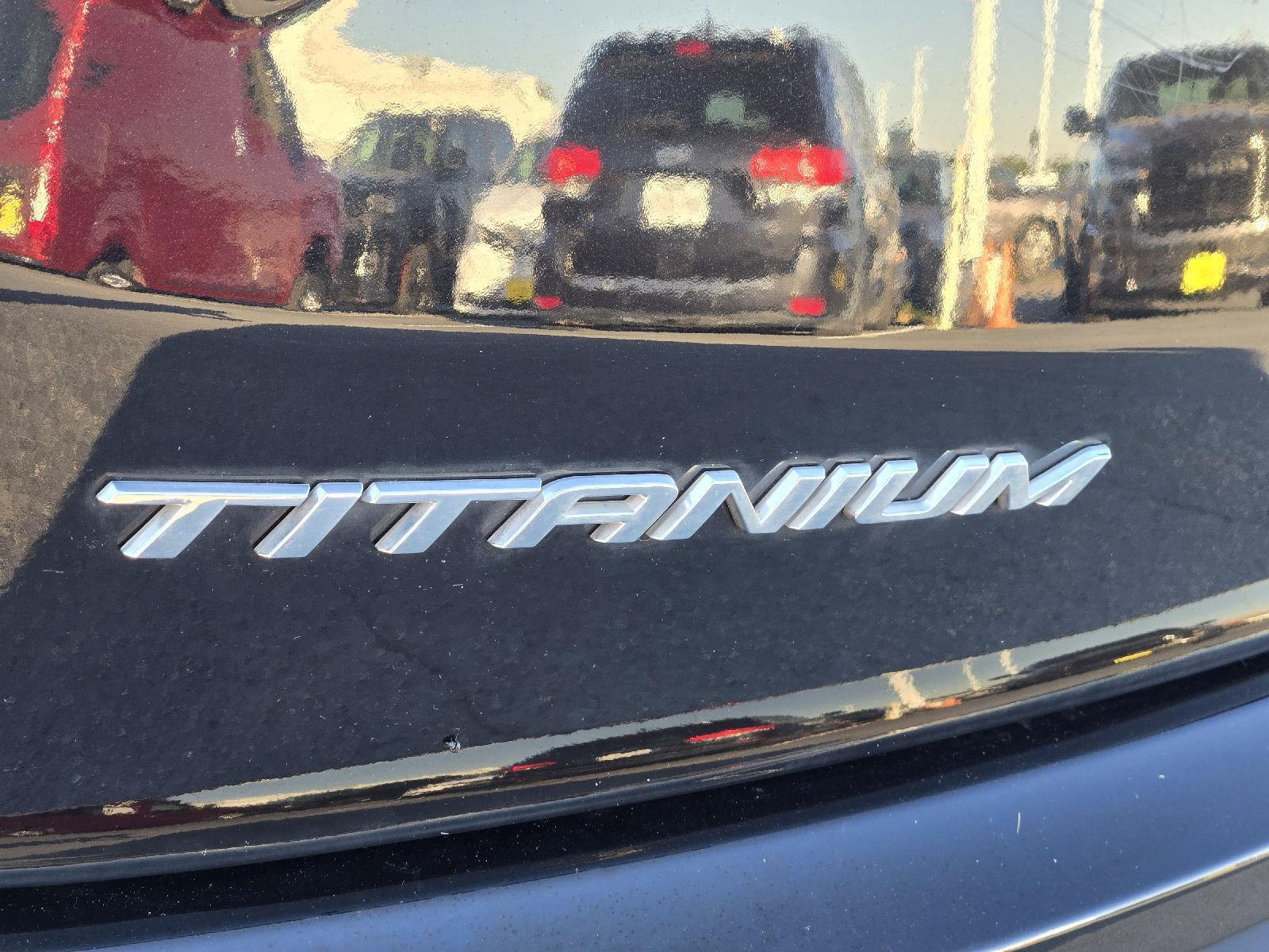 2022 Ford Edge photo 9 of 37