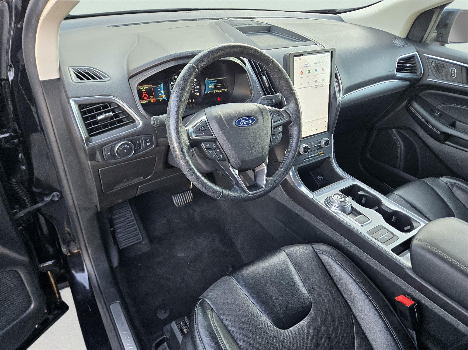2022 Ford Edge photo 11 of 37