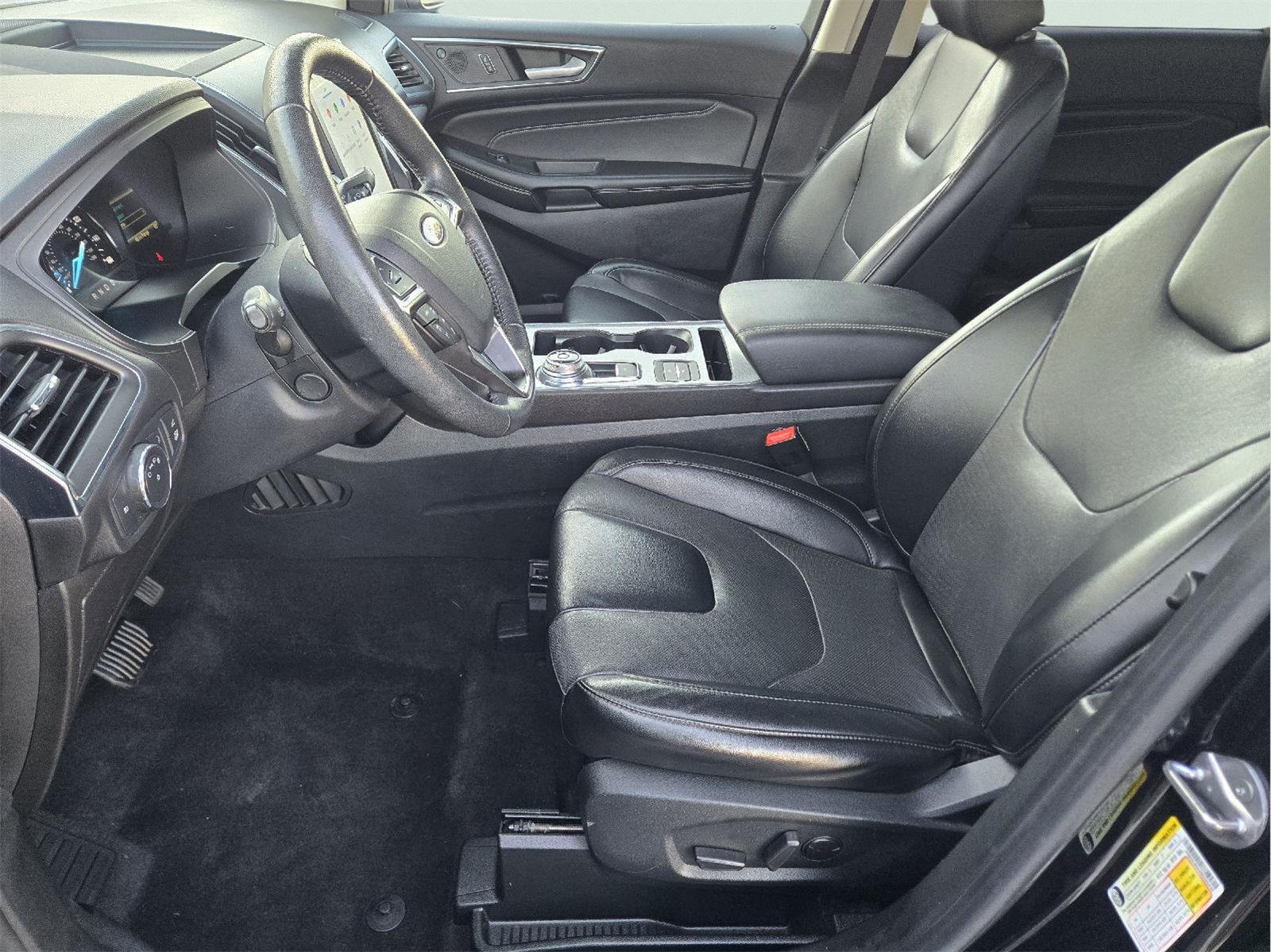 2022 Ford Edge photo 14 of 37