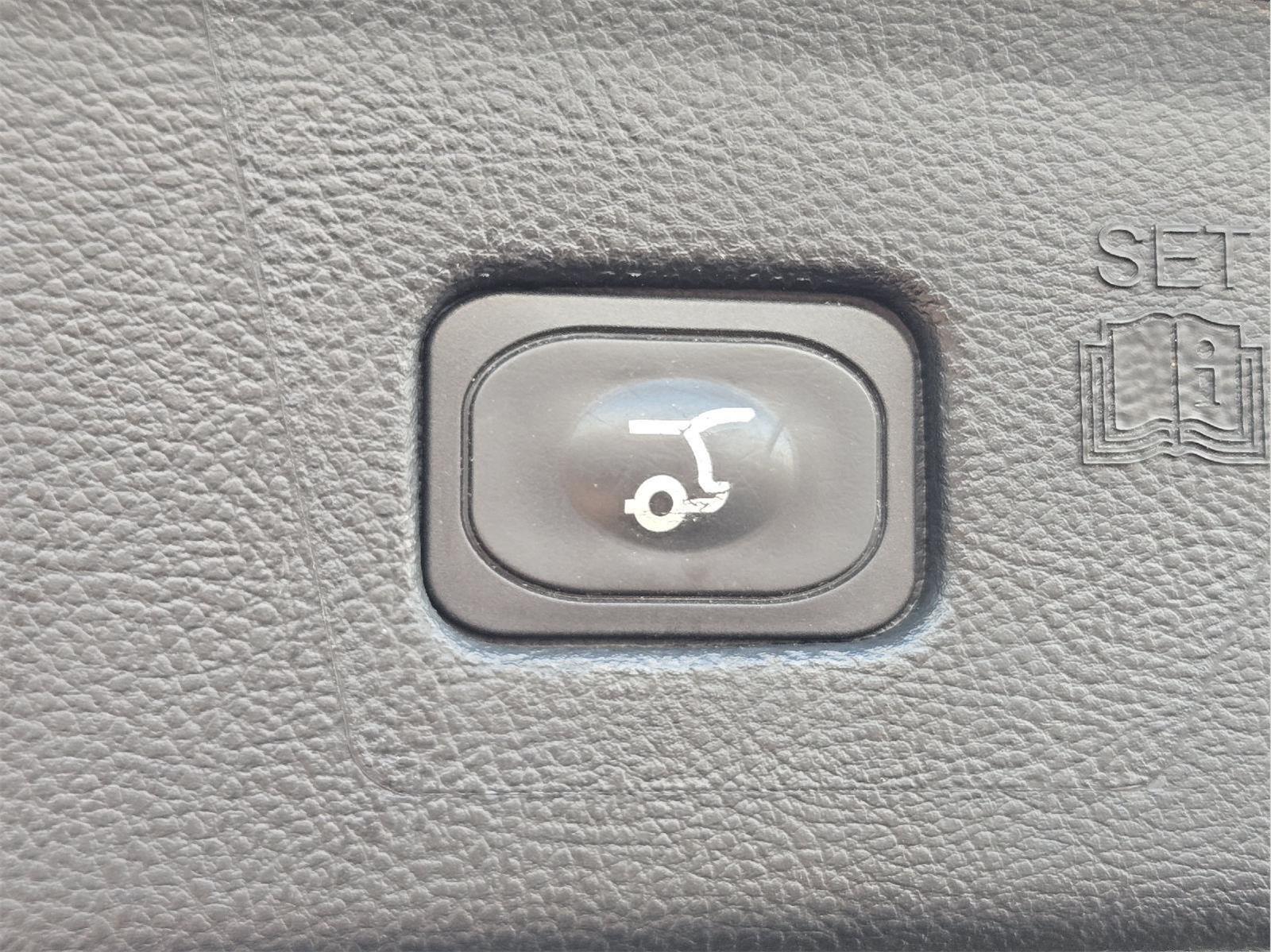 2022 Ford Edge photo 23 of 37