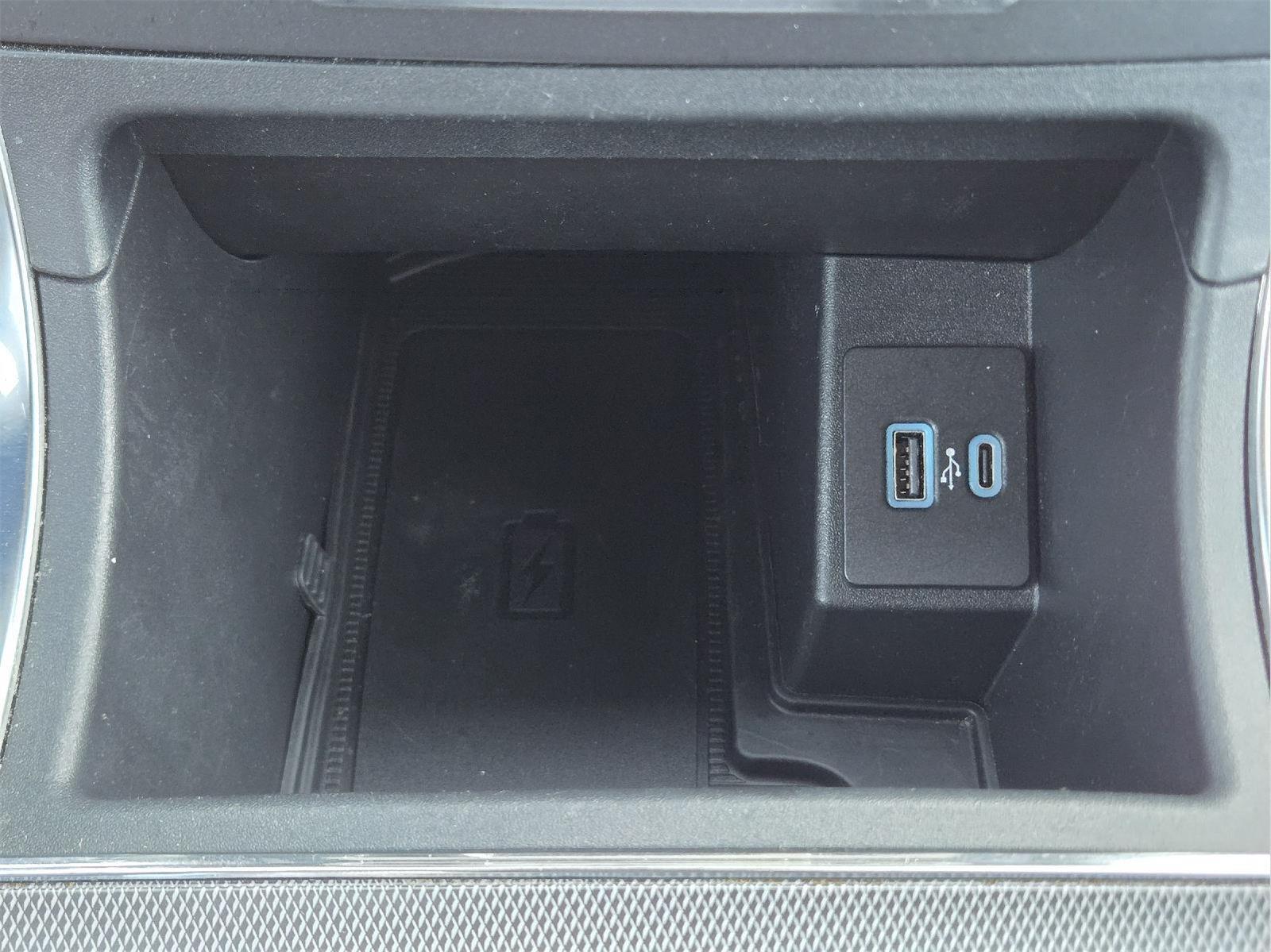 2022 Ford Edge photo 29 of 37