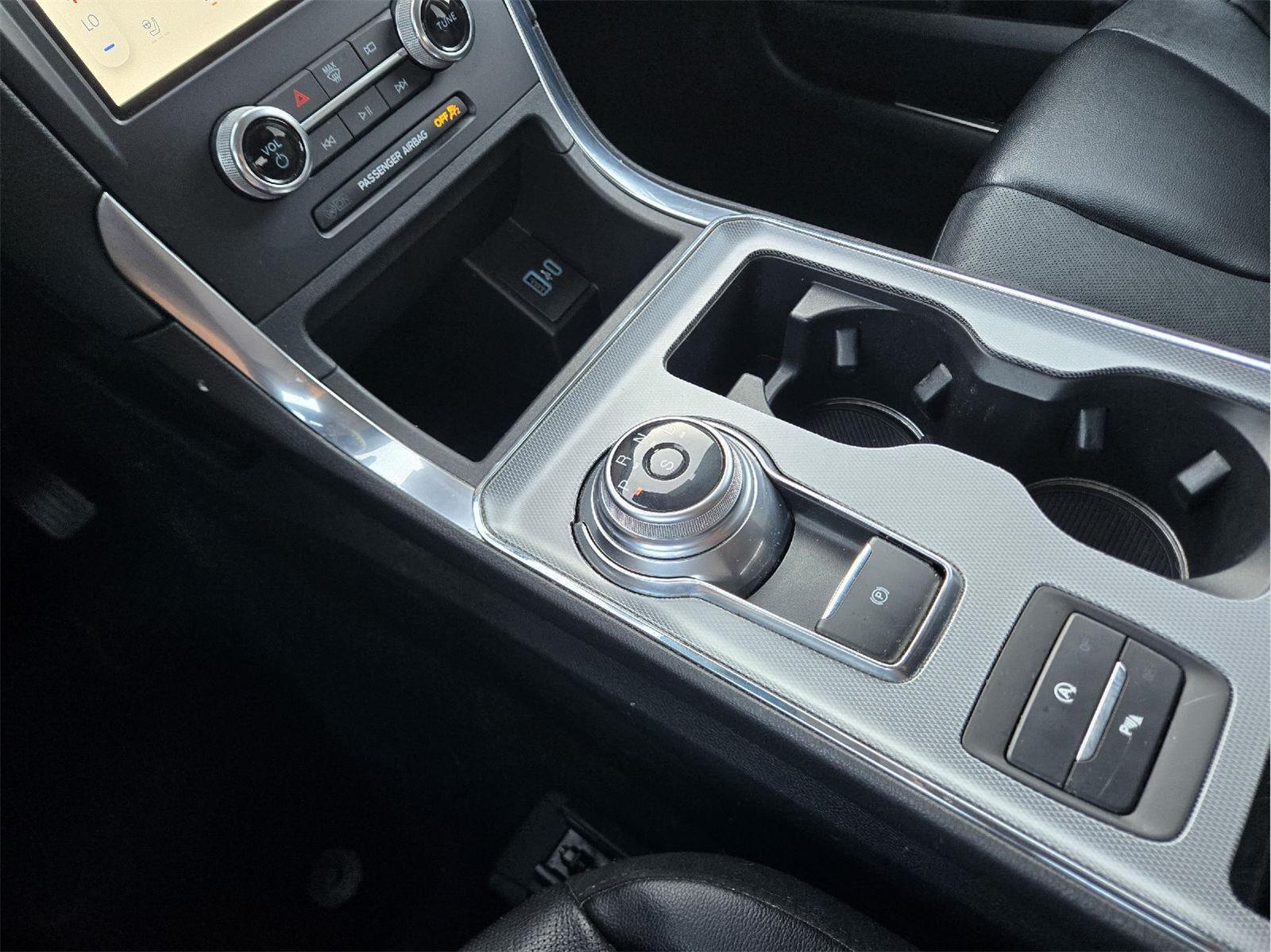 2022 Ford Edge photo 30 of 37