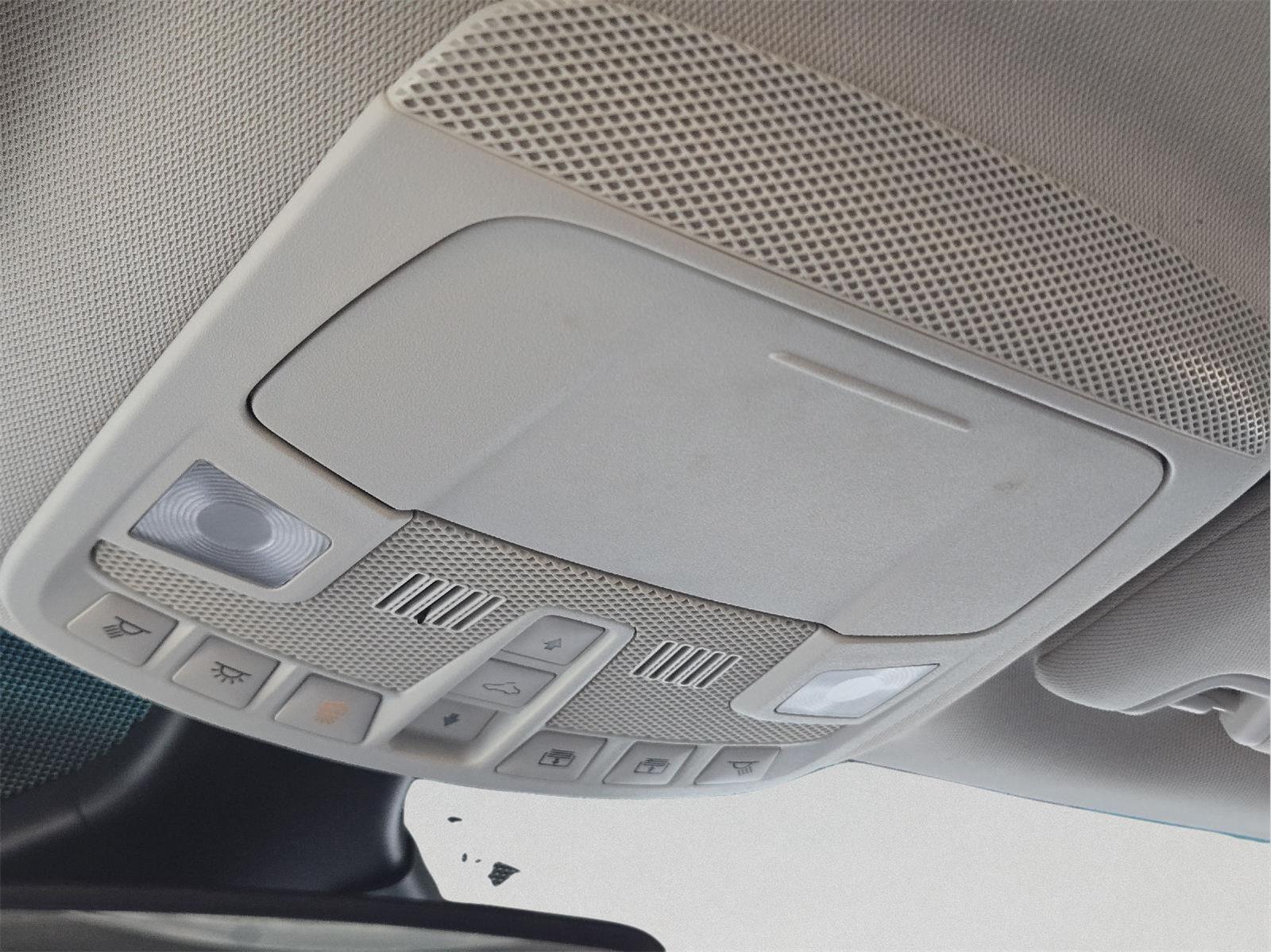 2022 Ford Edge photo 31 of 37