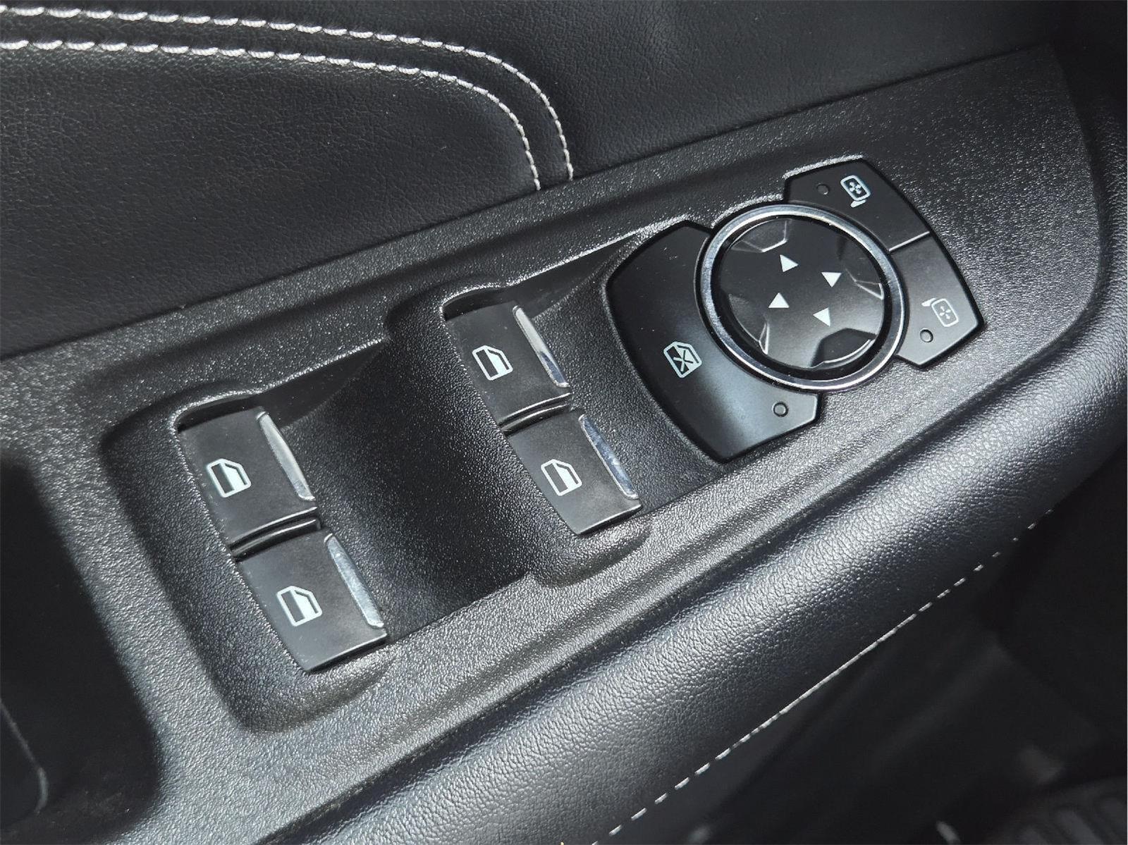 2022 Ford Edge photo 35 of 37