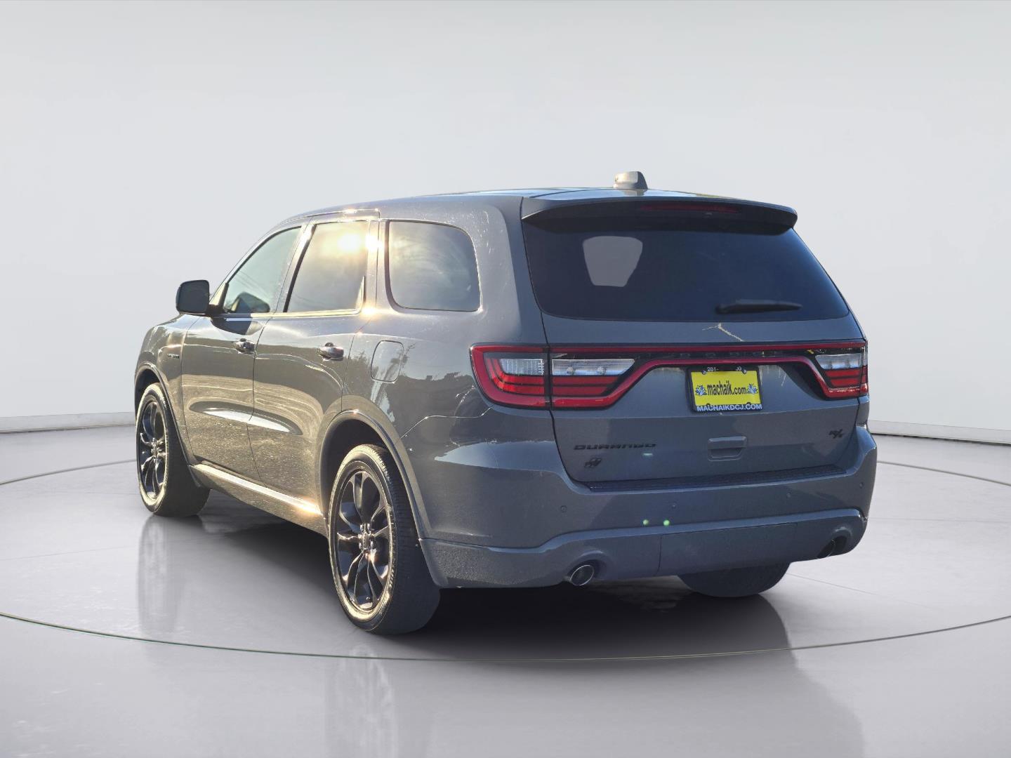 2022 Dodge Durango photo 6 of 36