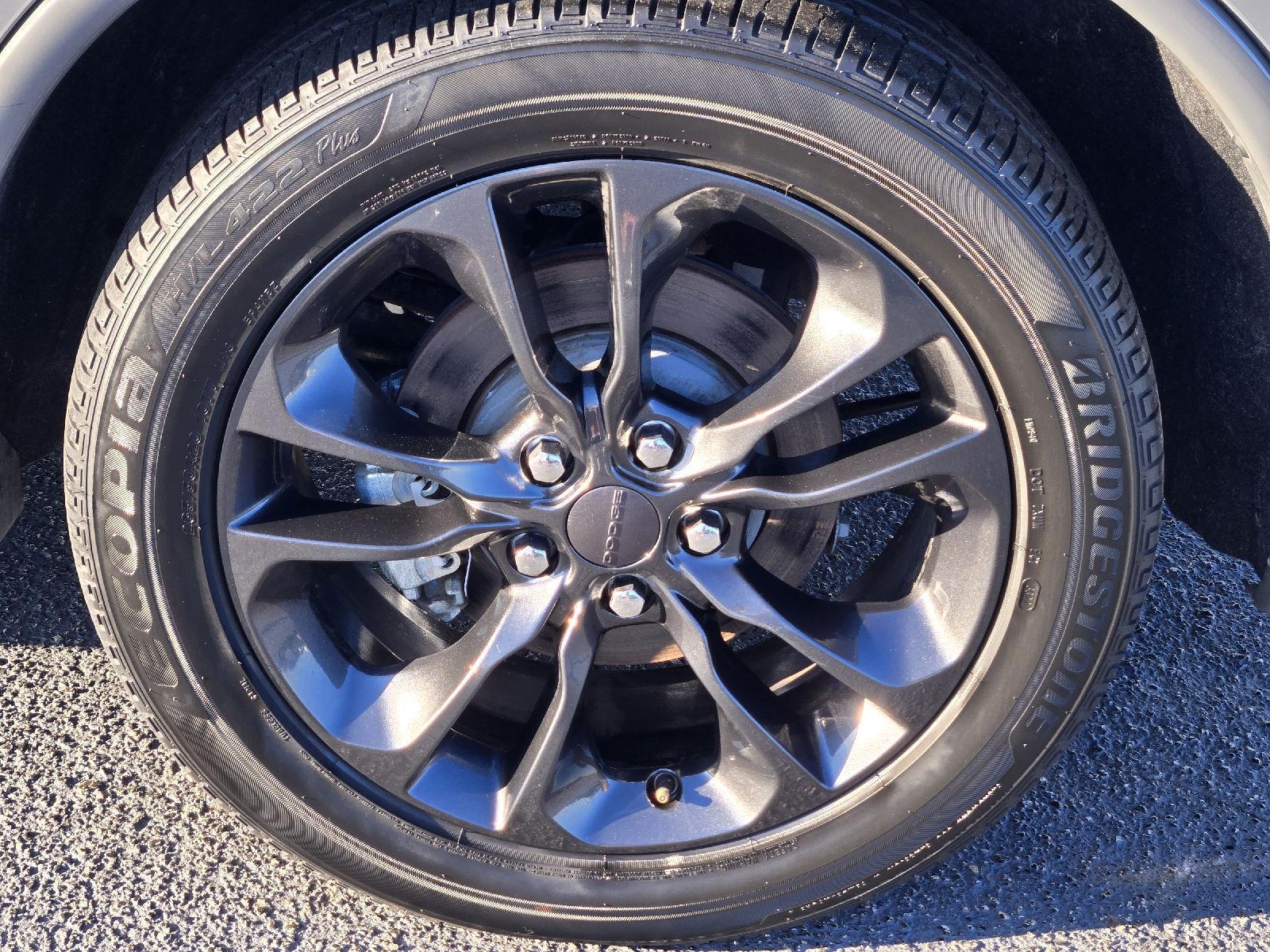 2022 Dodge Durango photo 8 of 36