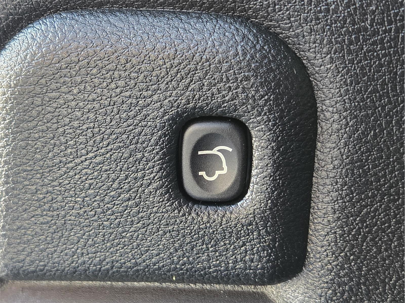 2022 Dodge Durango photo 22 of 36