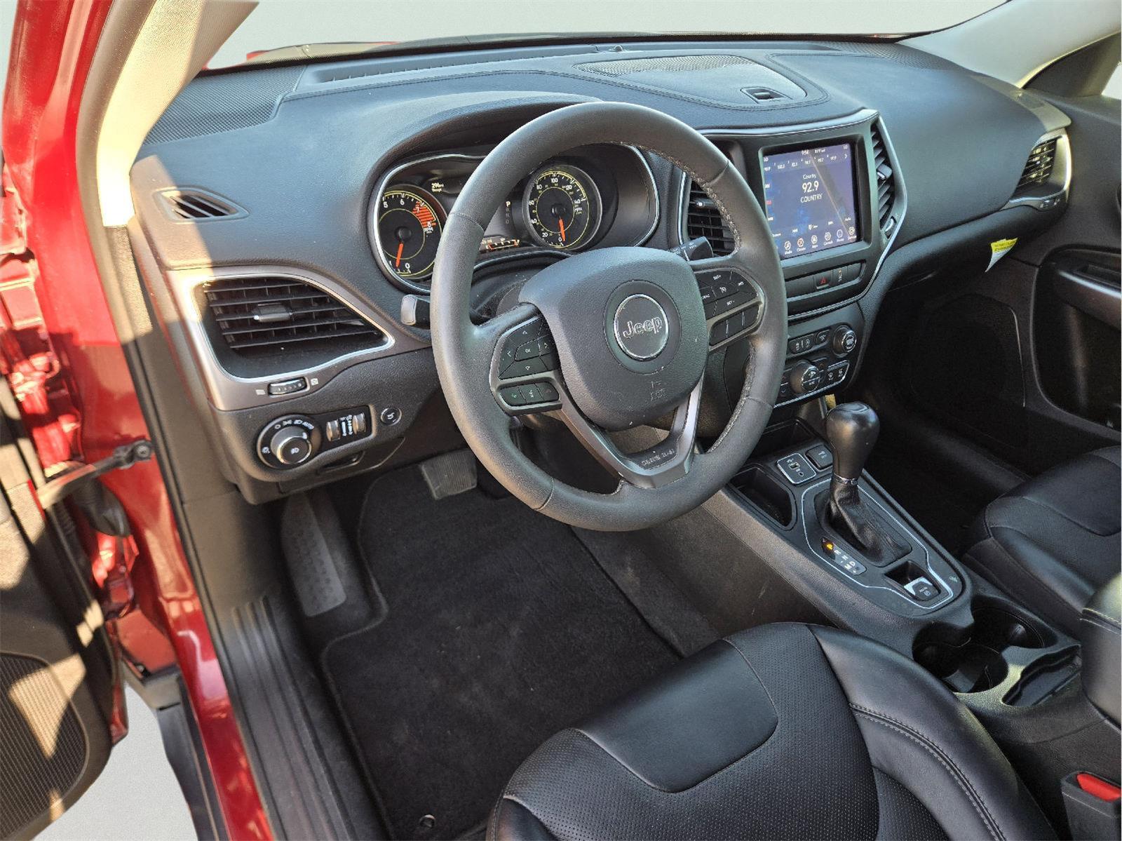 2022 Jeep Cherokee photo 10 of 35