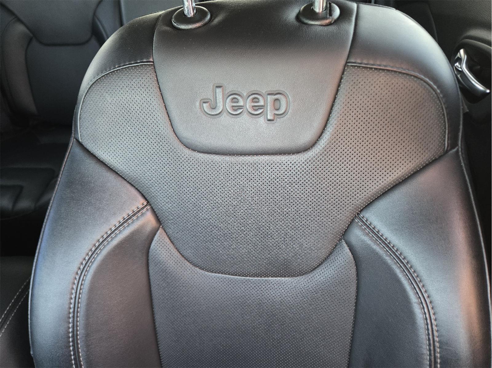 2022 Jeep Cherokee photo 16 of 35