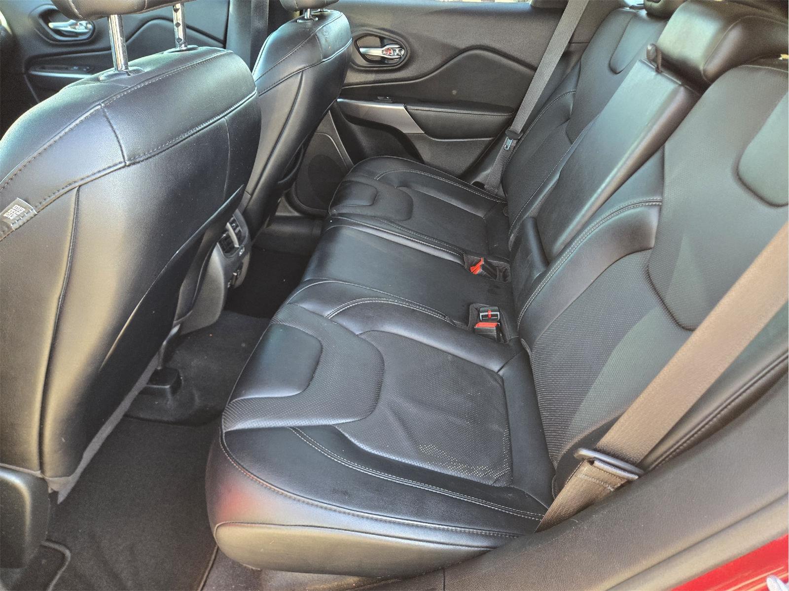 2022 Jeep Cherokee photo 18 of 35