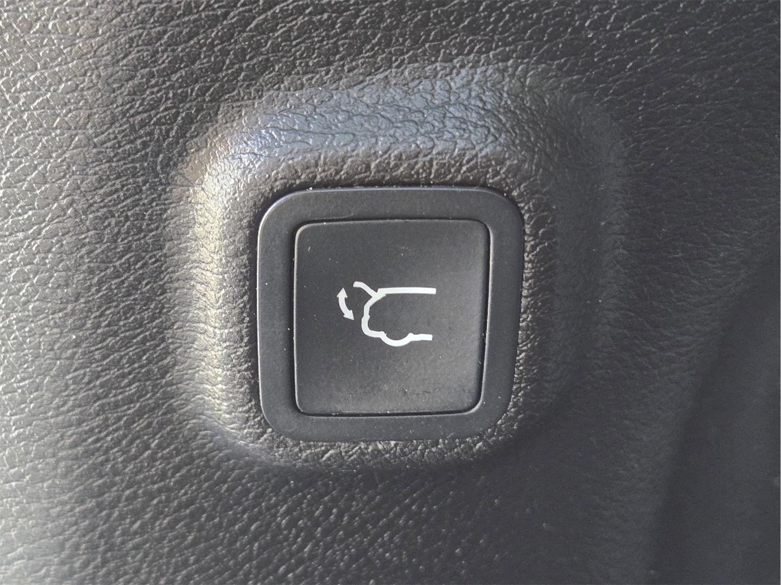 2022 Jeep Cherokee photo 22 of 35