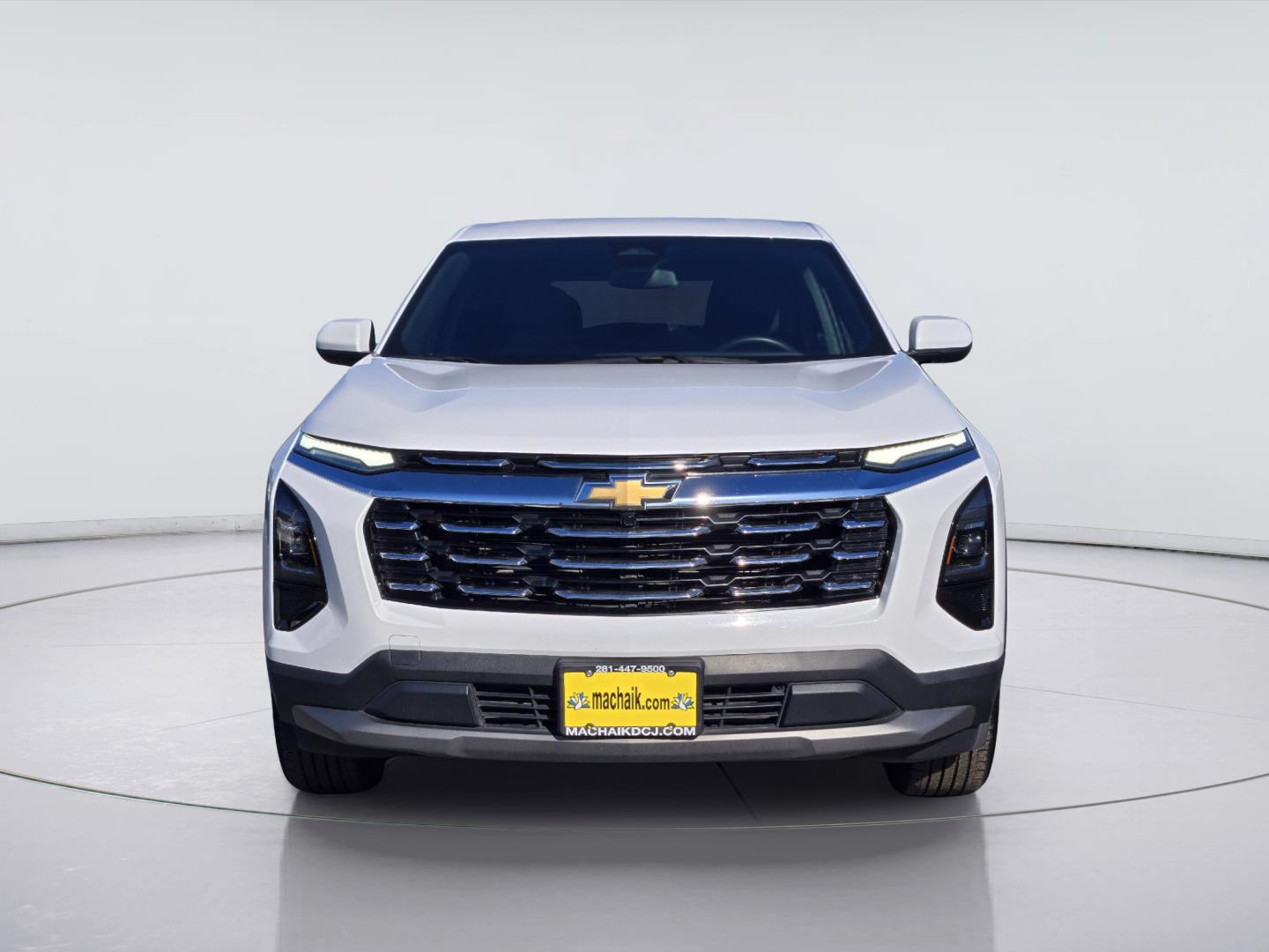 2025 Chevrolet Equinox photo 2 of 35
