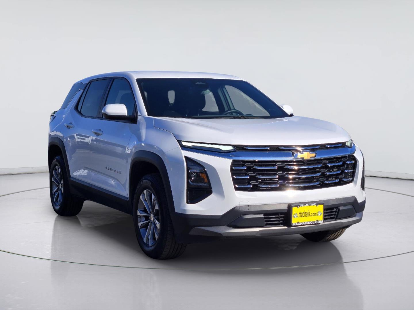 2025 Chevrolet Equinox photo 3 of 35
