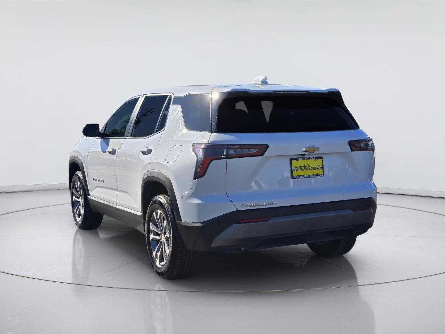 2025 Chevrolet Equinox photo 6 of 35