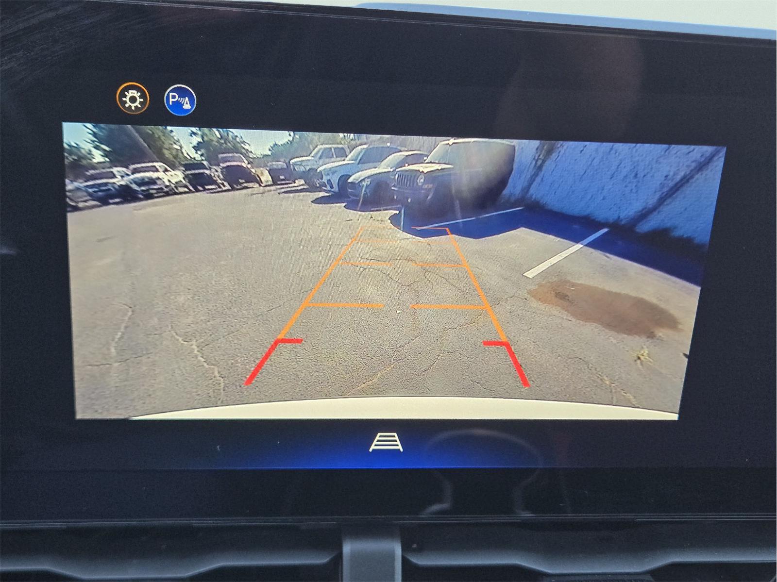 2025 Chevrolet Equinox photo 24 of 35