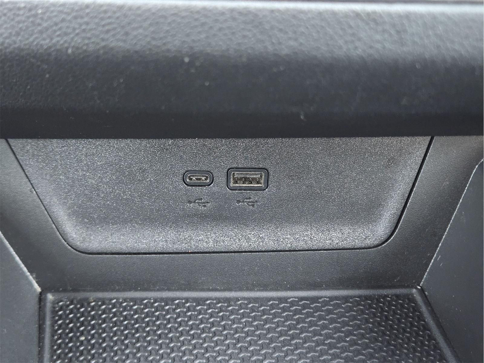 2025 Chevrolet Equinox photo 26 of 35