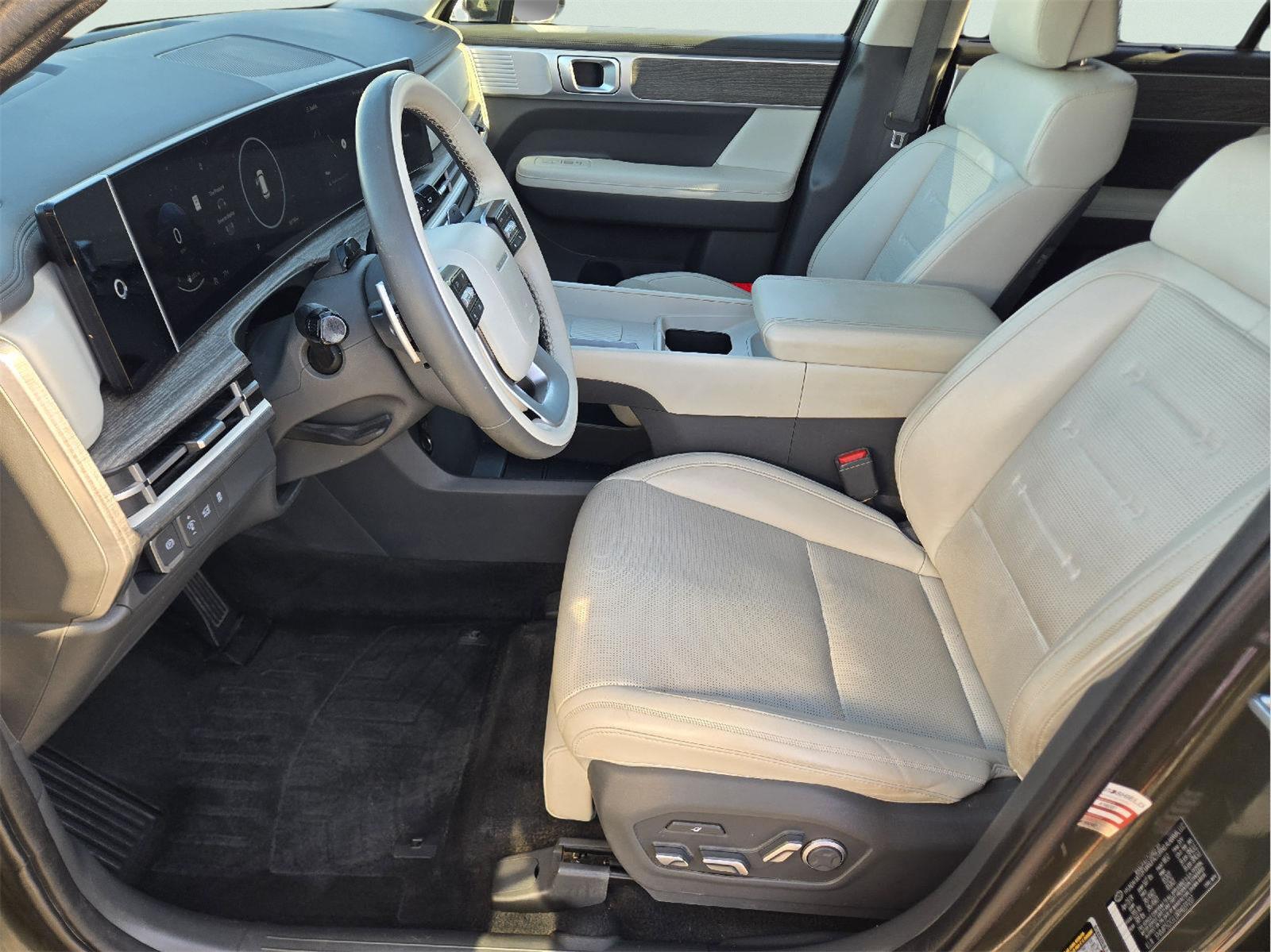 2024 Hyundai Santa Fe photo 12 of 35