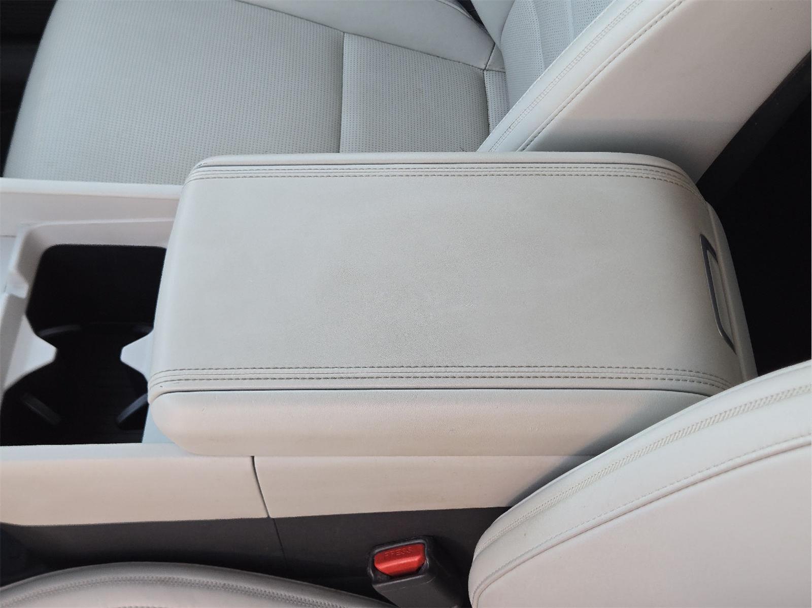 2024 Hyundai Santa Fe photo 13 of 35