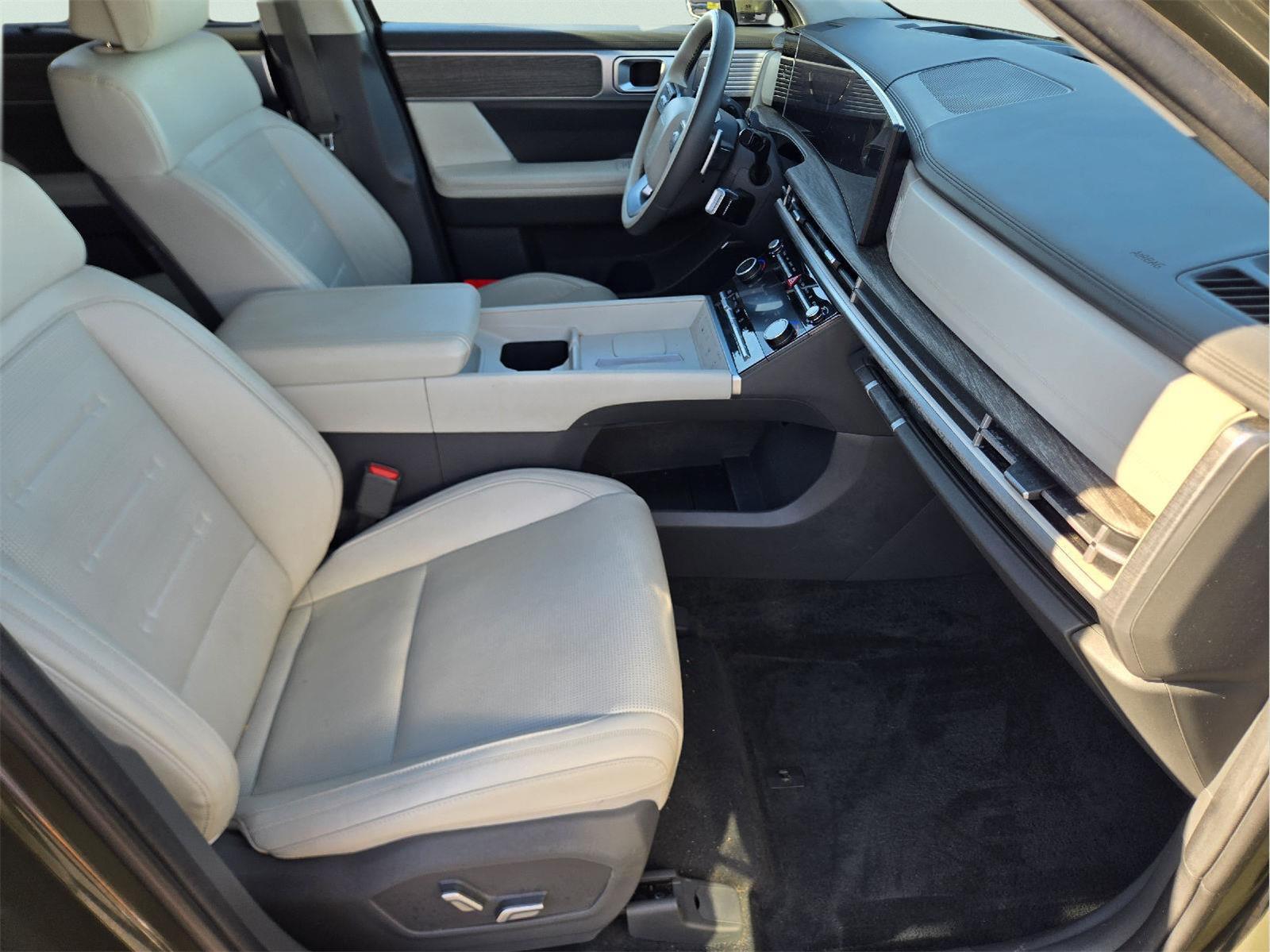 2024 Hyundai Santa Fe photo 14 of 35