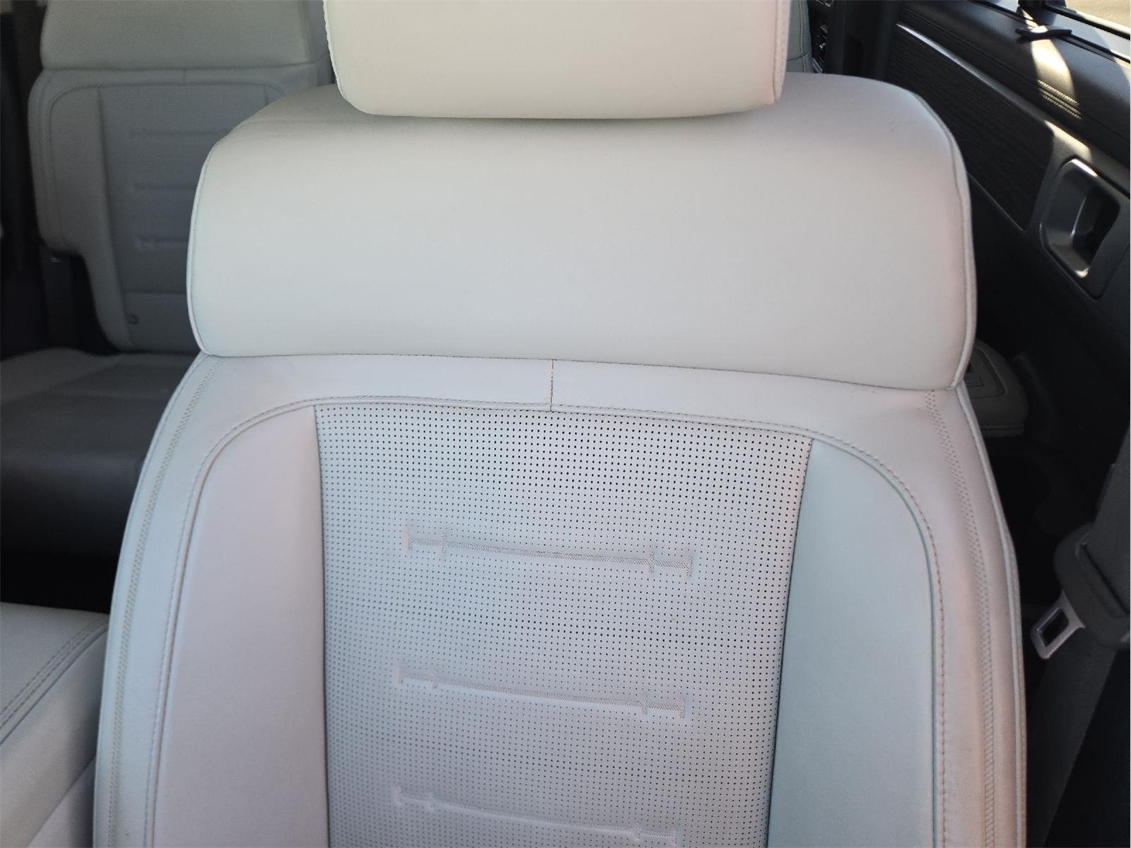 2024 Hyundai Santa Fe photo 15 of 35