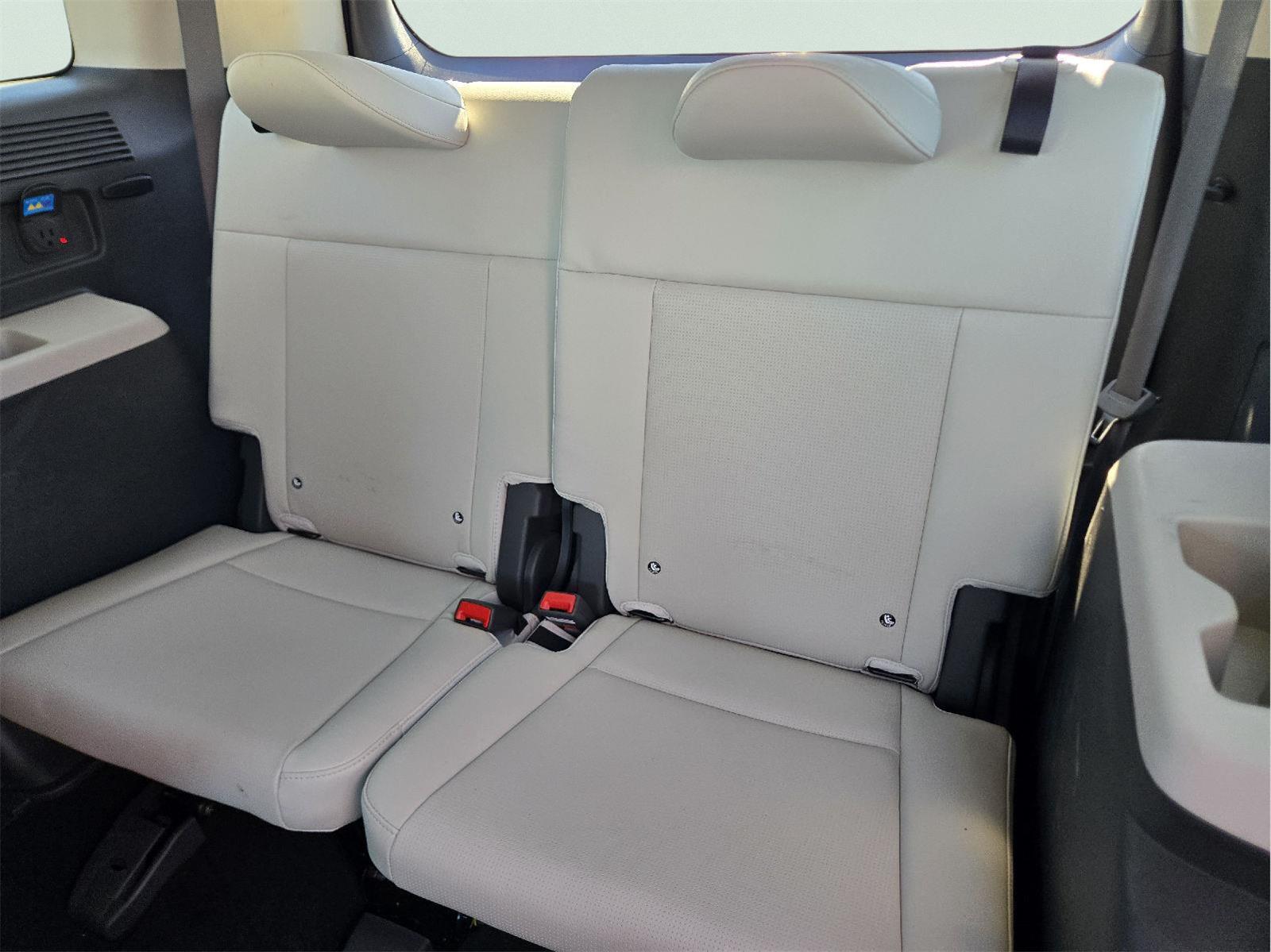 2024 Hyundai Santa Fe photo 19 of 35