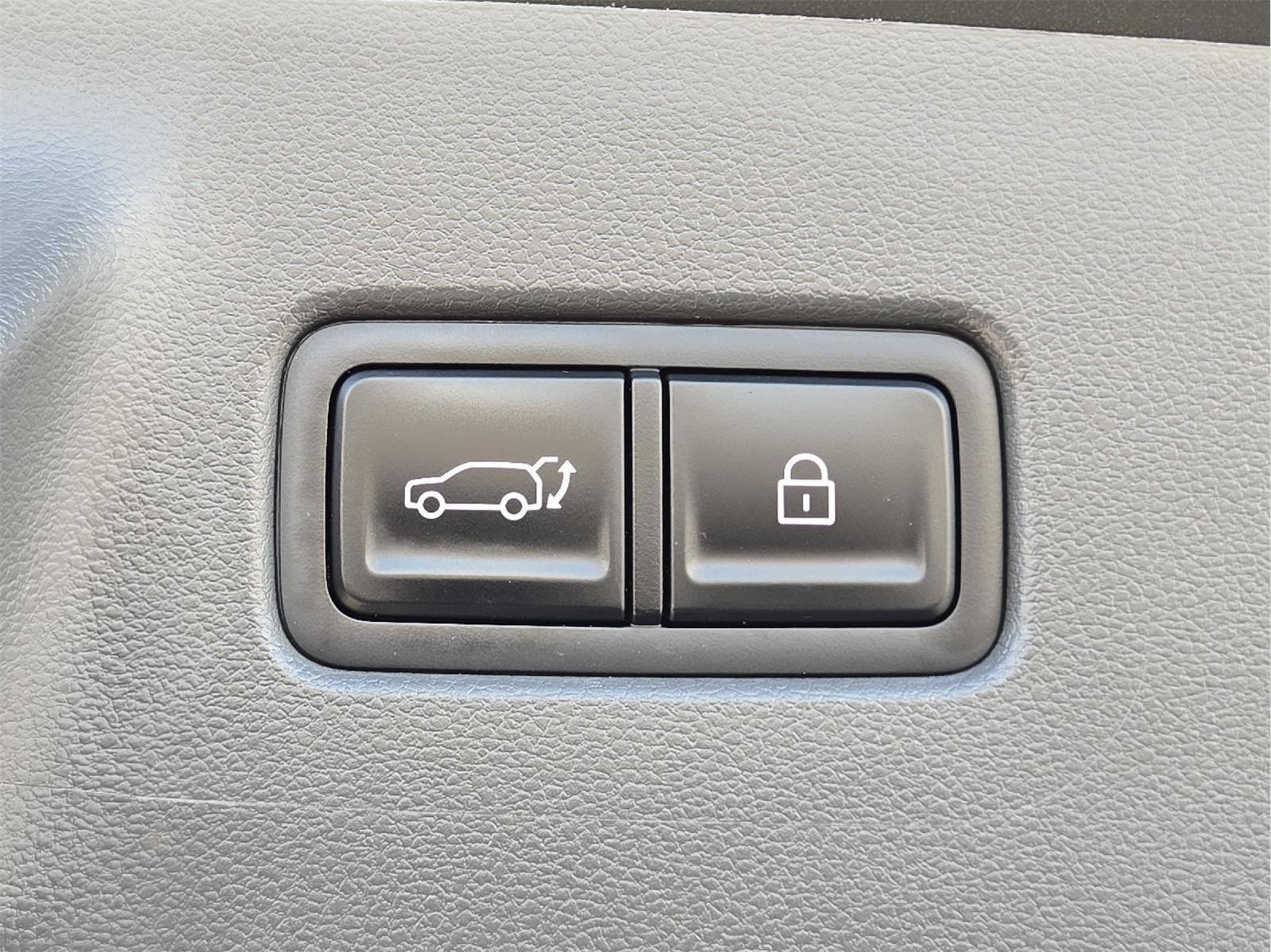 2024 Hyundai Santa Fe photo 21 of 35