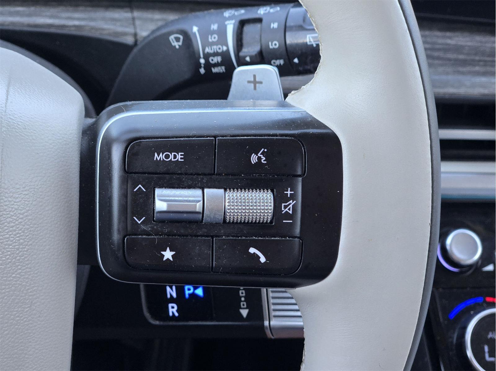 2024 Hyundai Santa Fe photo 31 of 35