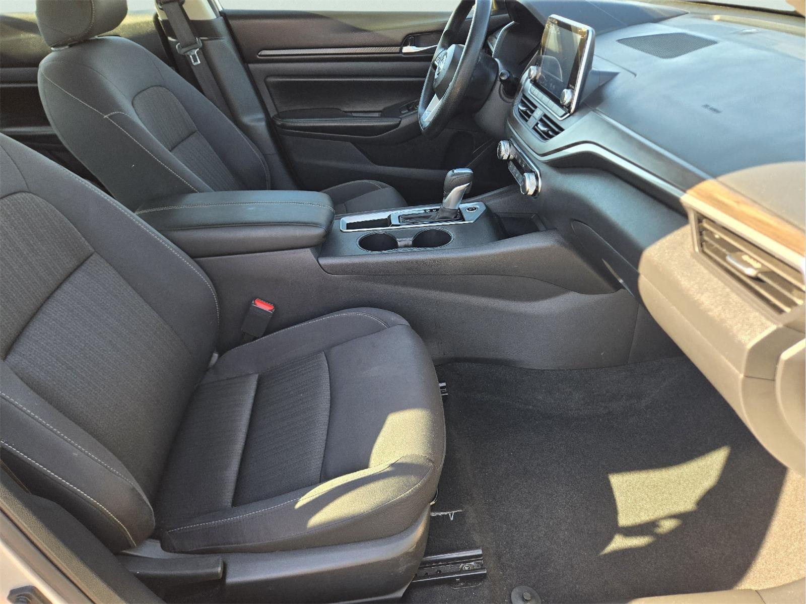 2025 Nissan Altima photo 15 of 36