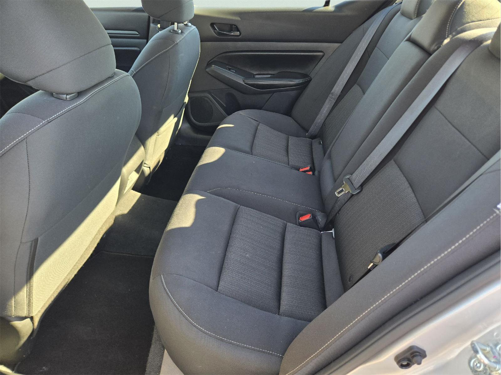 2025 Nissan Altima photo 18 of 36