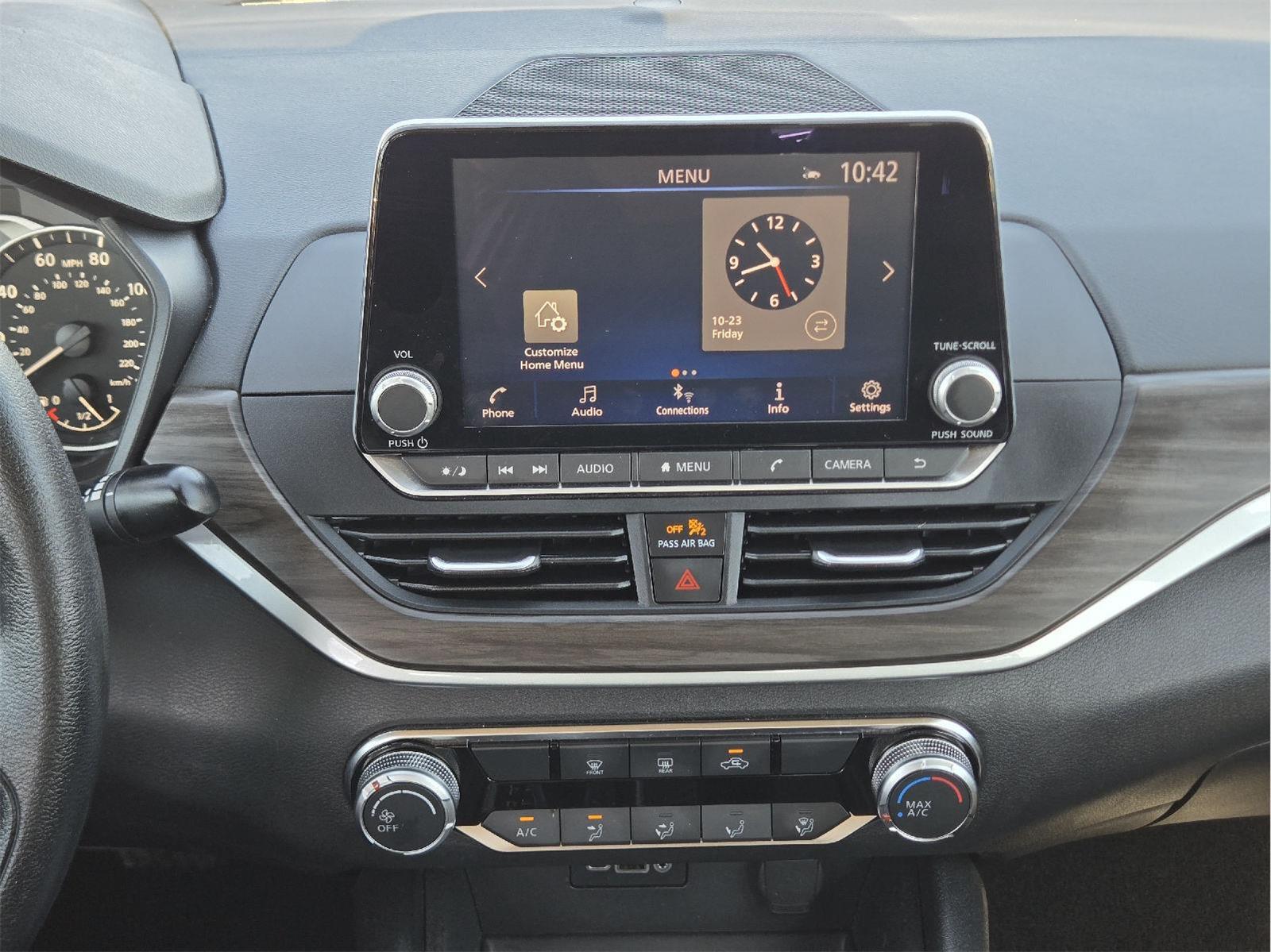 2025 Nissan Altima photo 22 of 36