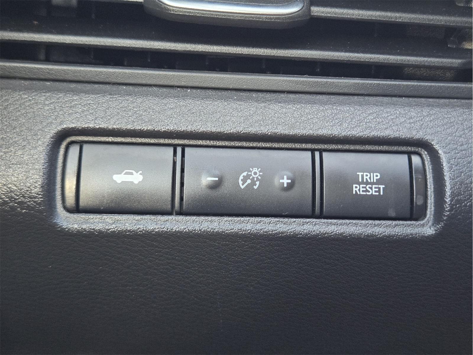 2025 Nissan Altima photo 33 of 36