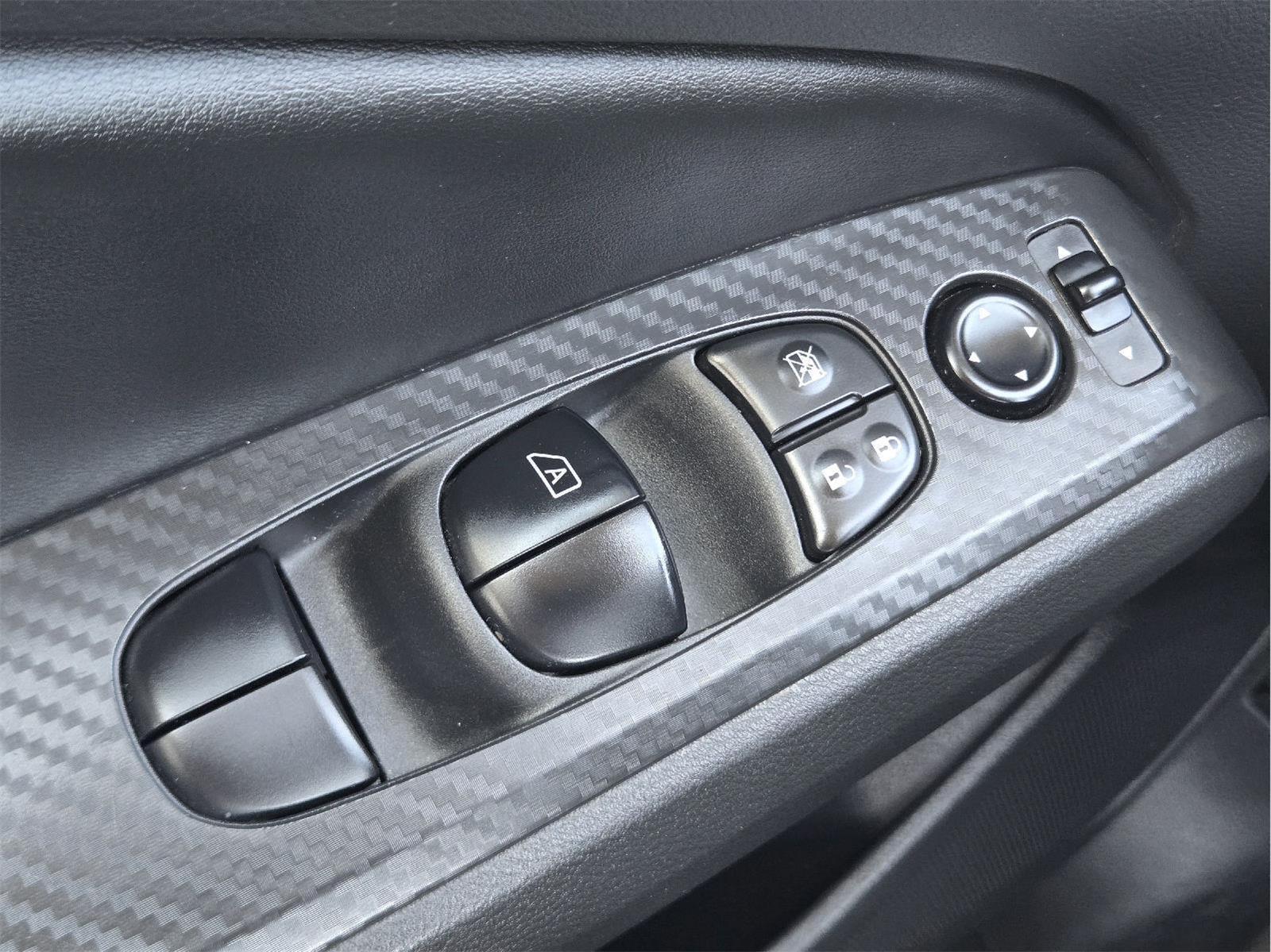2025 Nissan Altima photo 34 of 36