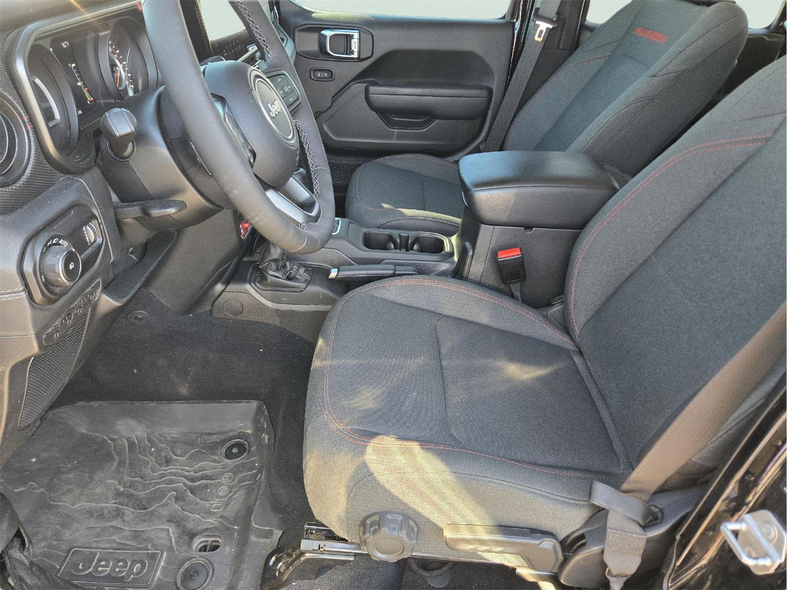 2025 Jeep Wrangler photo 13 of 34