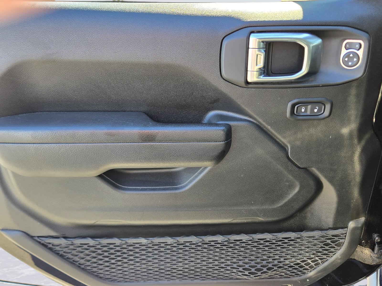 2025 Jeep Wrangler photo 17 of 34