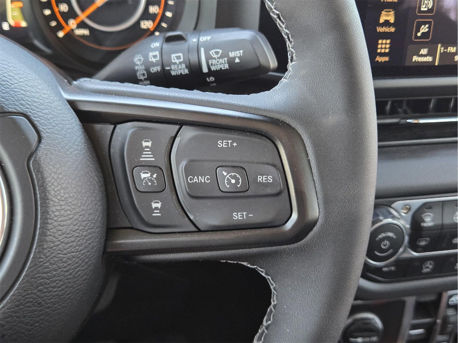 2025 Jeep Wrangler photo 30 of 34