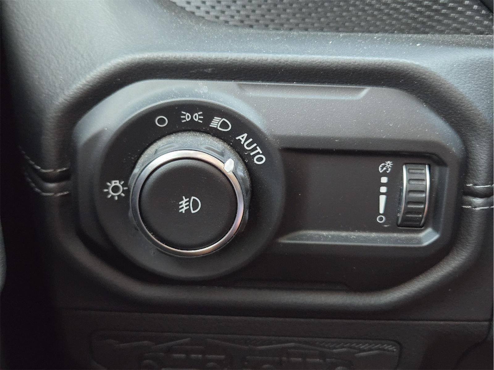 2025 Jeep Wrangler photo 32 of 34