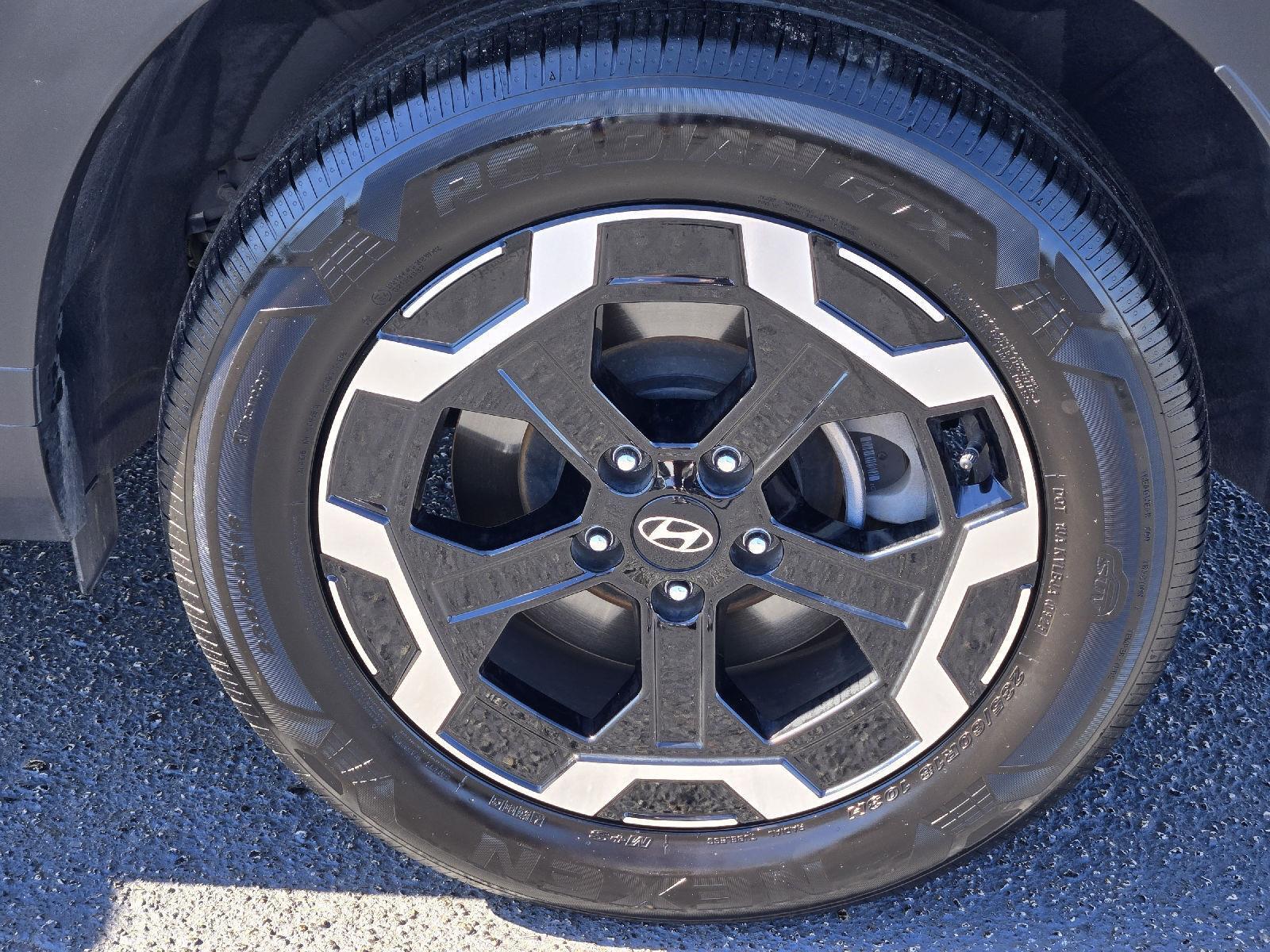 2026 Hyundai Santa Fe photo 8 of 35