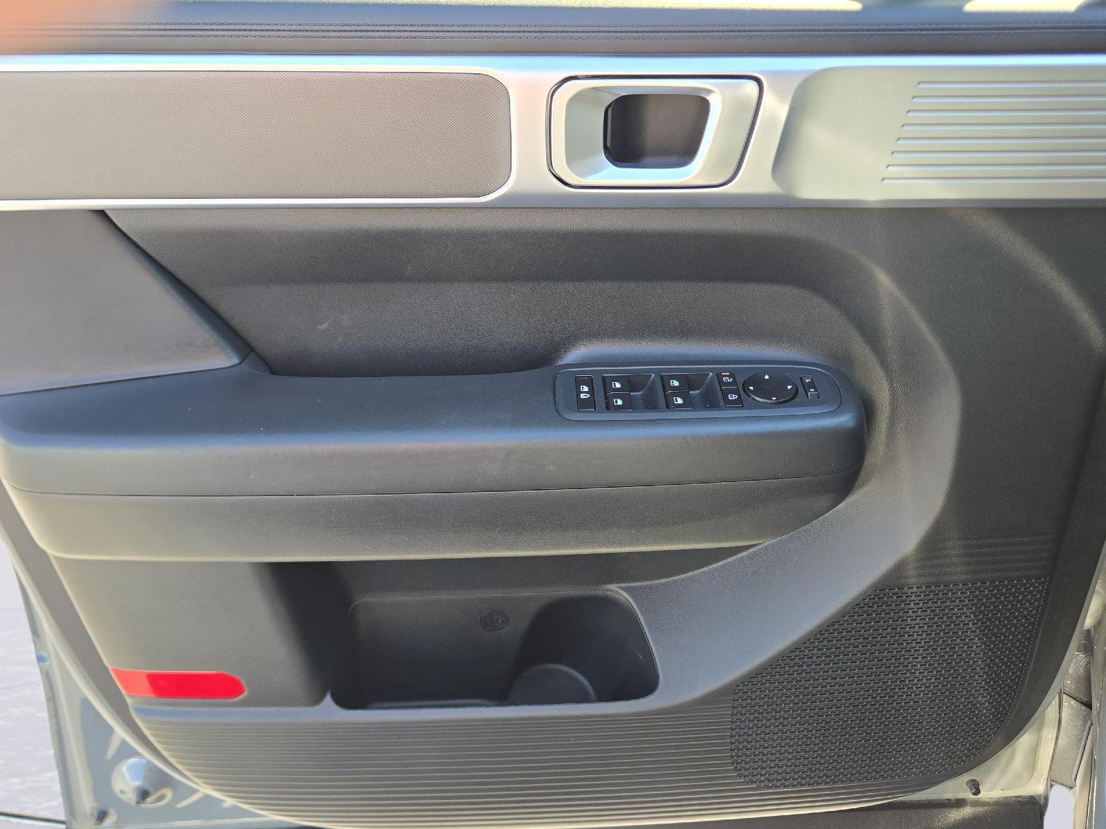 2026 Hyundai Santa Fe photo 16 of 35