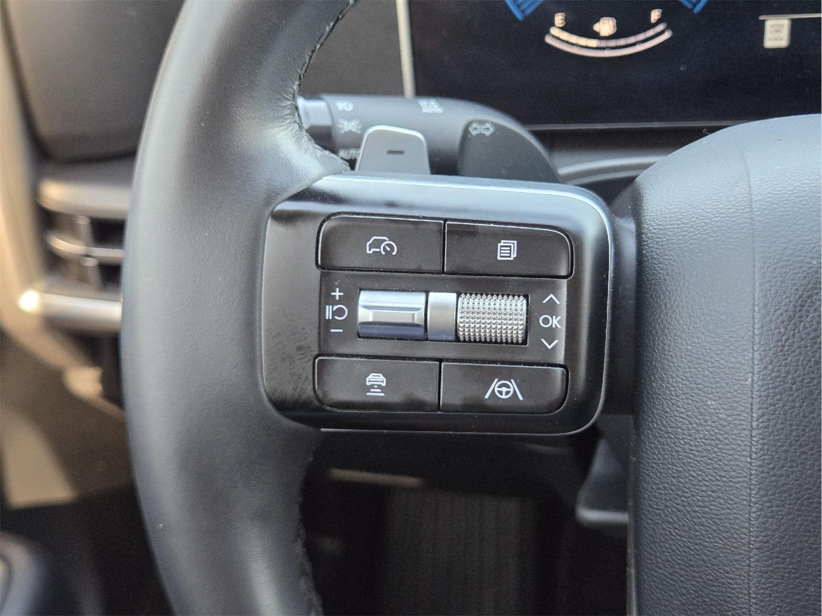 2026 Hyundai Santa Fe photo 31 of 35