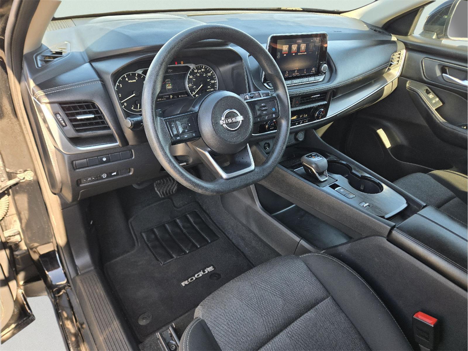2024 Nissan Rogue photo 10 of 34