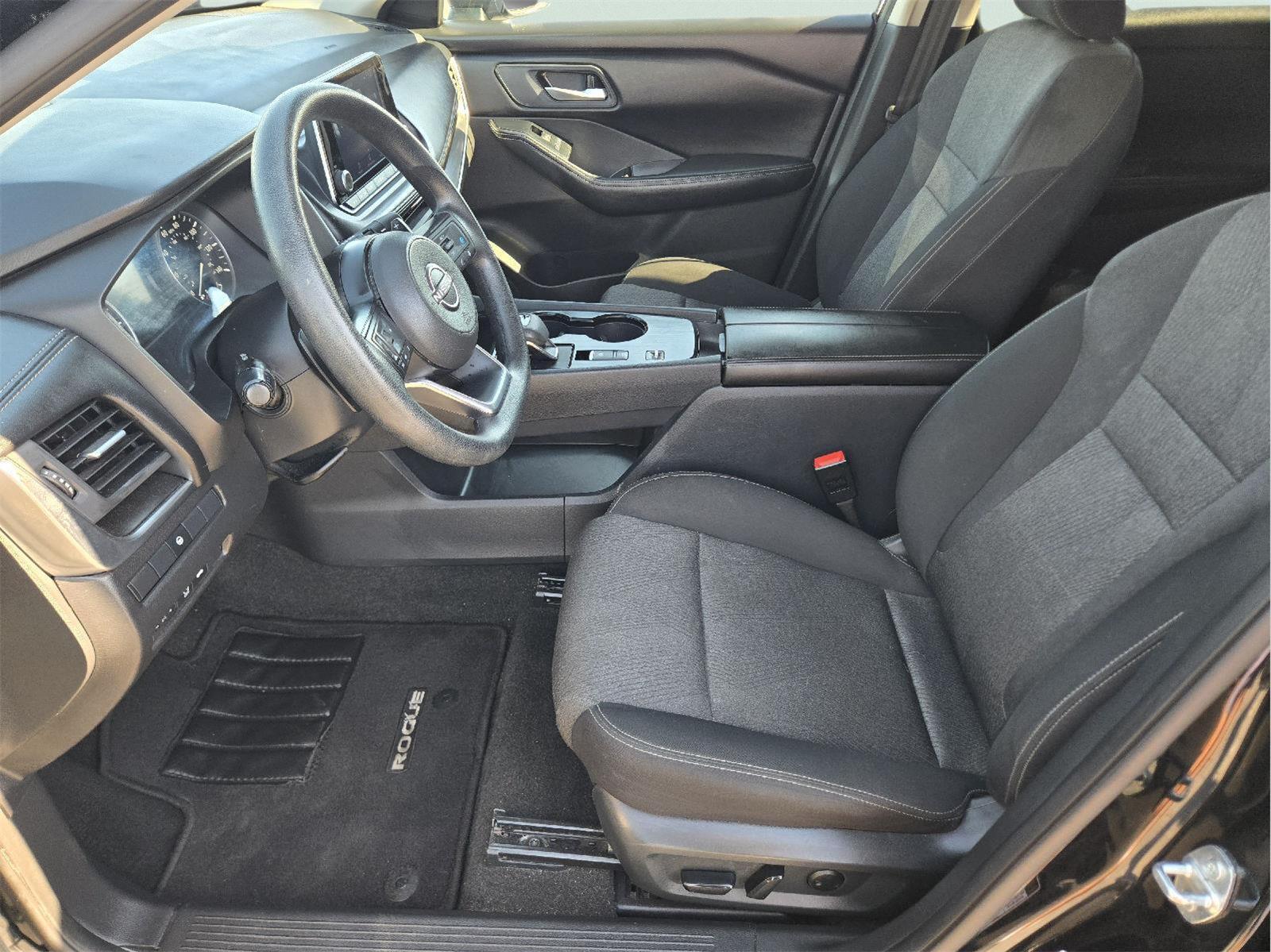 2024 Nissan Rogue photo 13 of 34