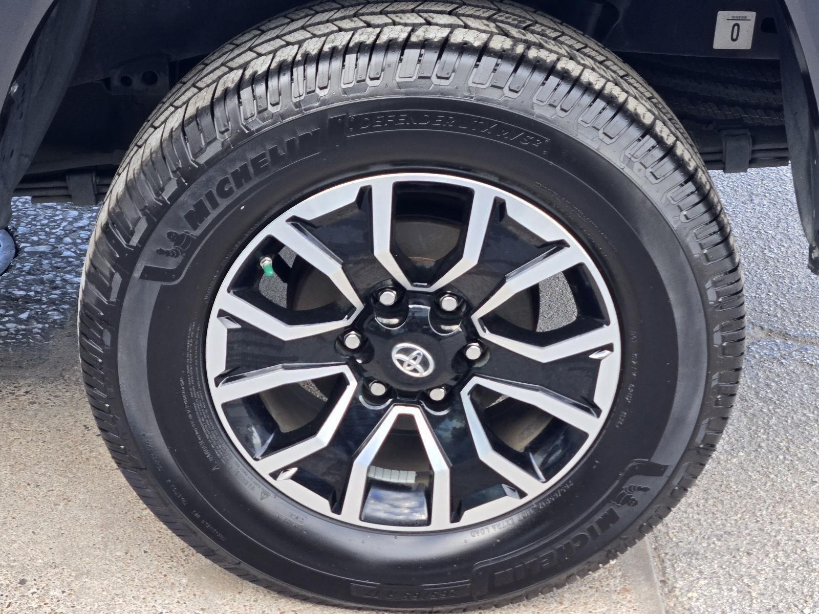 2021 Toyota Tacoma photo 8 of 35